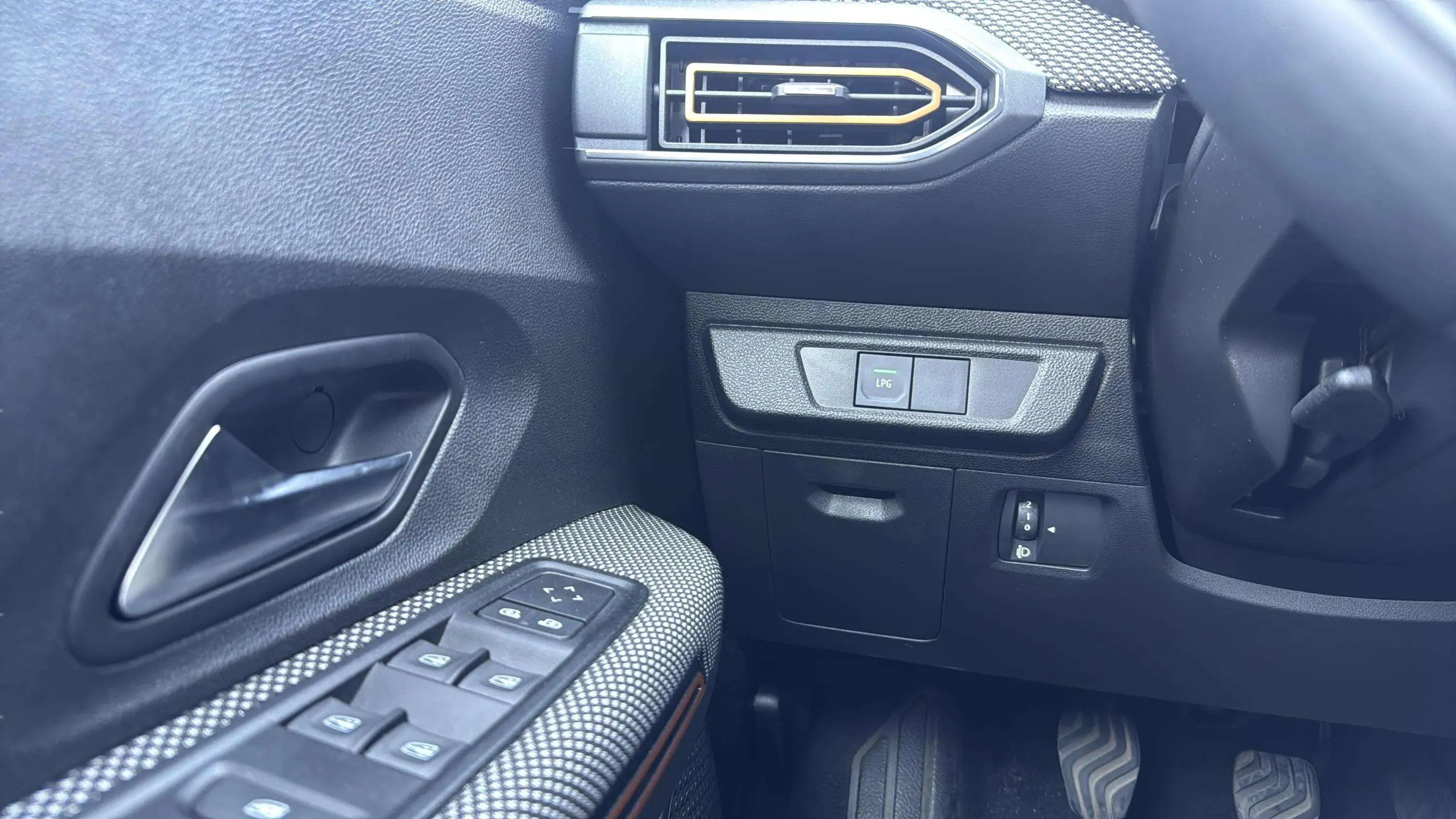 Dacia Sandero Stepway Essential ECO-G - foto 16