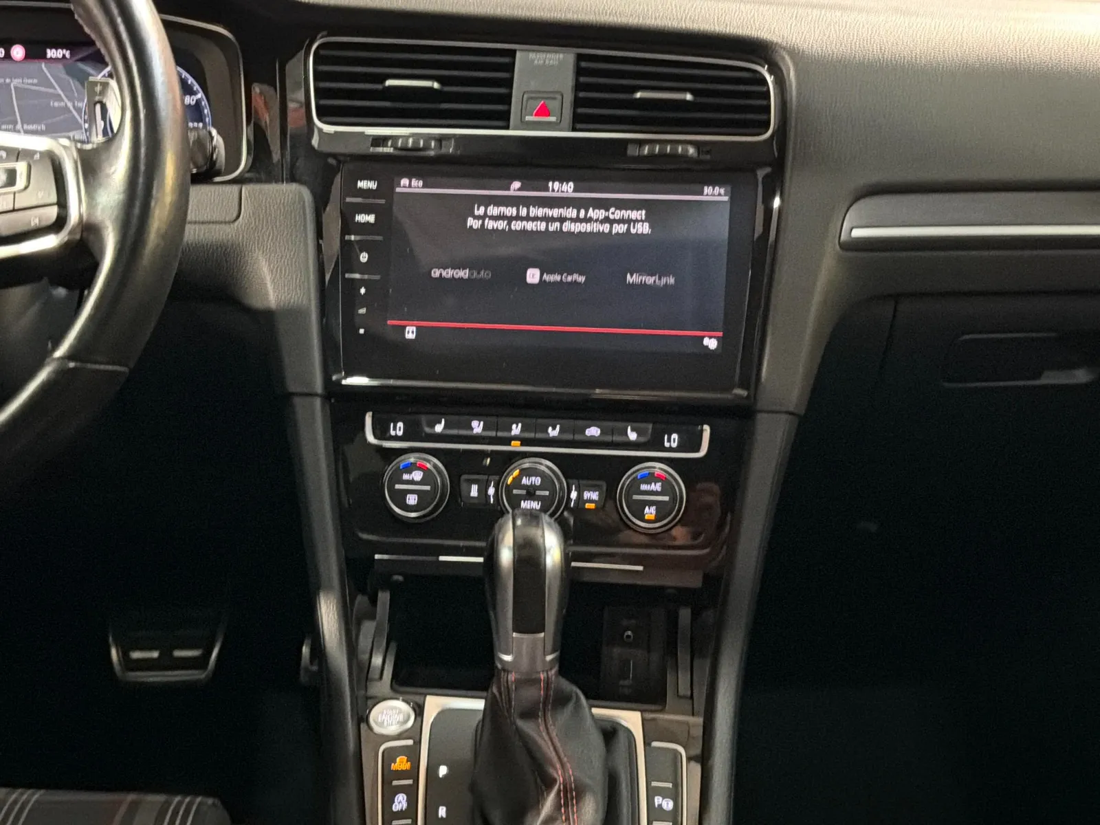 Volkswagen Golf GTI 2.0 TSI DSG - foto 12
