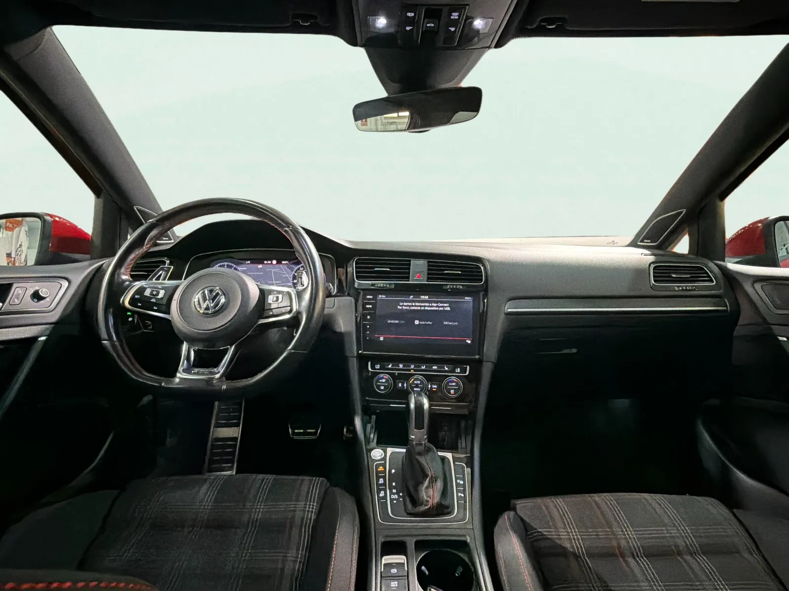 Volkswagen Golf GTI 2.0 TSI DSG - foto 6