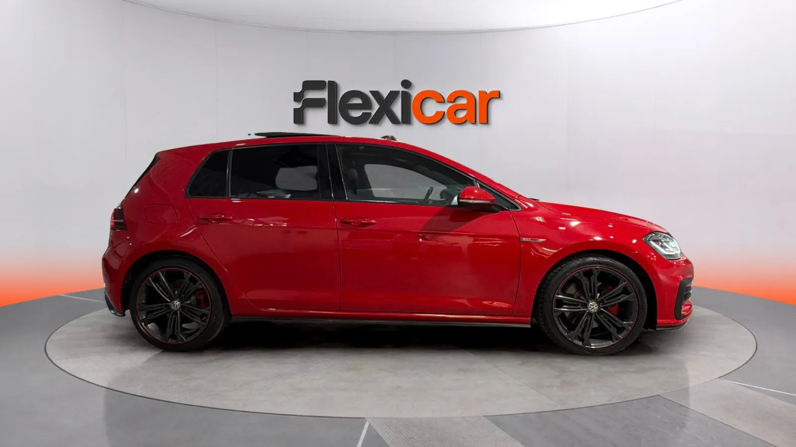 Volkswagen Golf GTI 2.0 TSI DSG - foto 2
