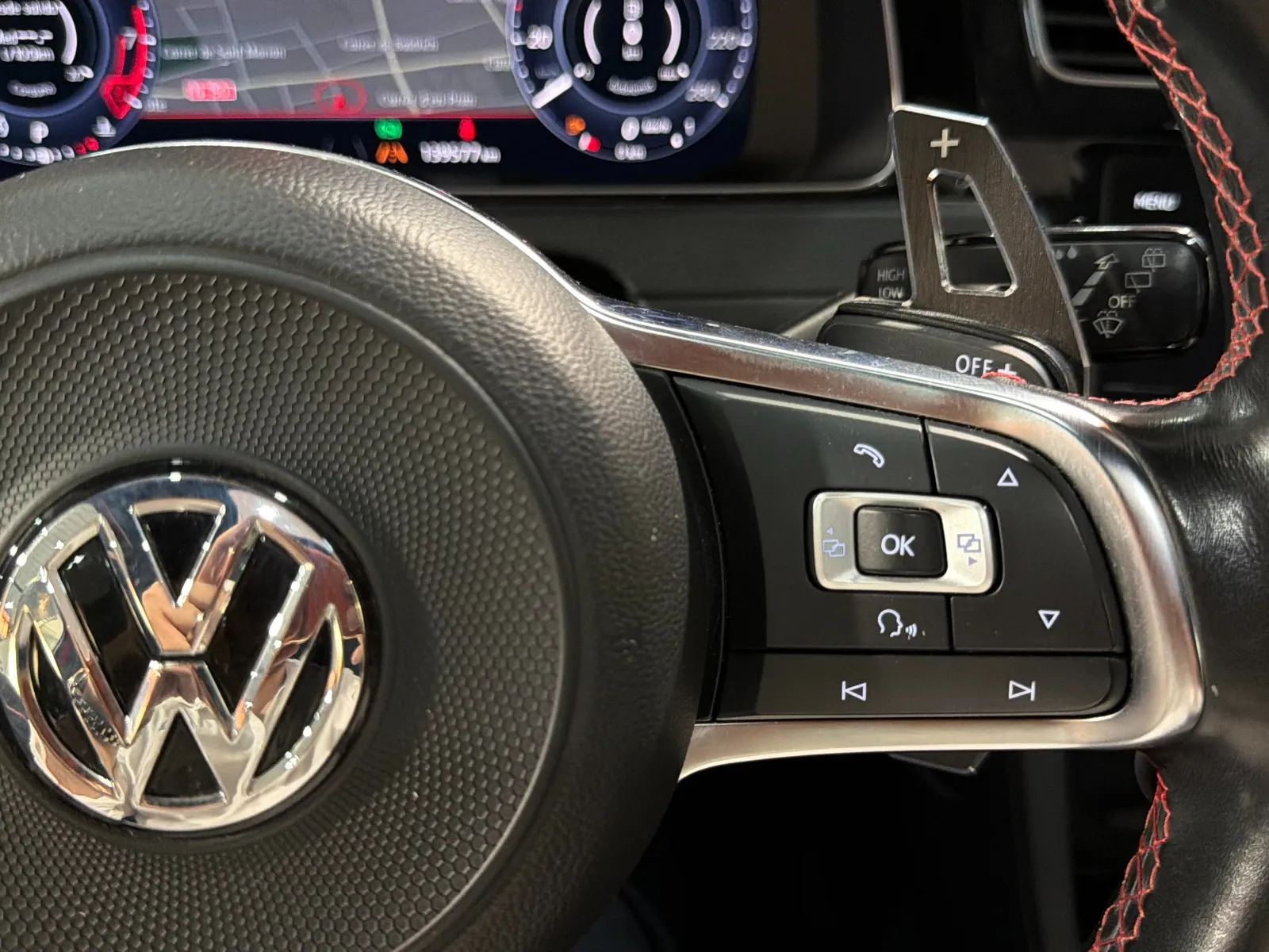 Volkswagen Golf GTI 2.0 TSI DSG - foto 9