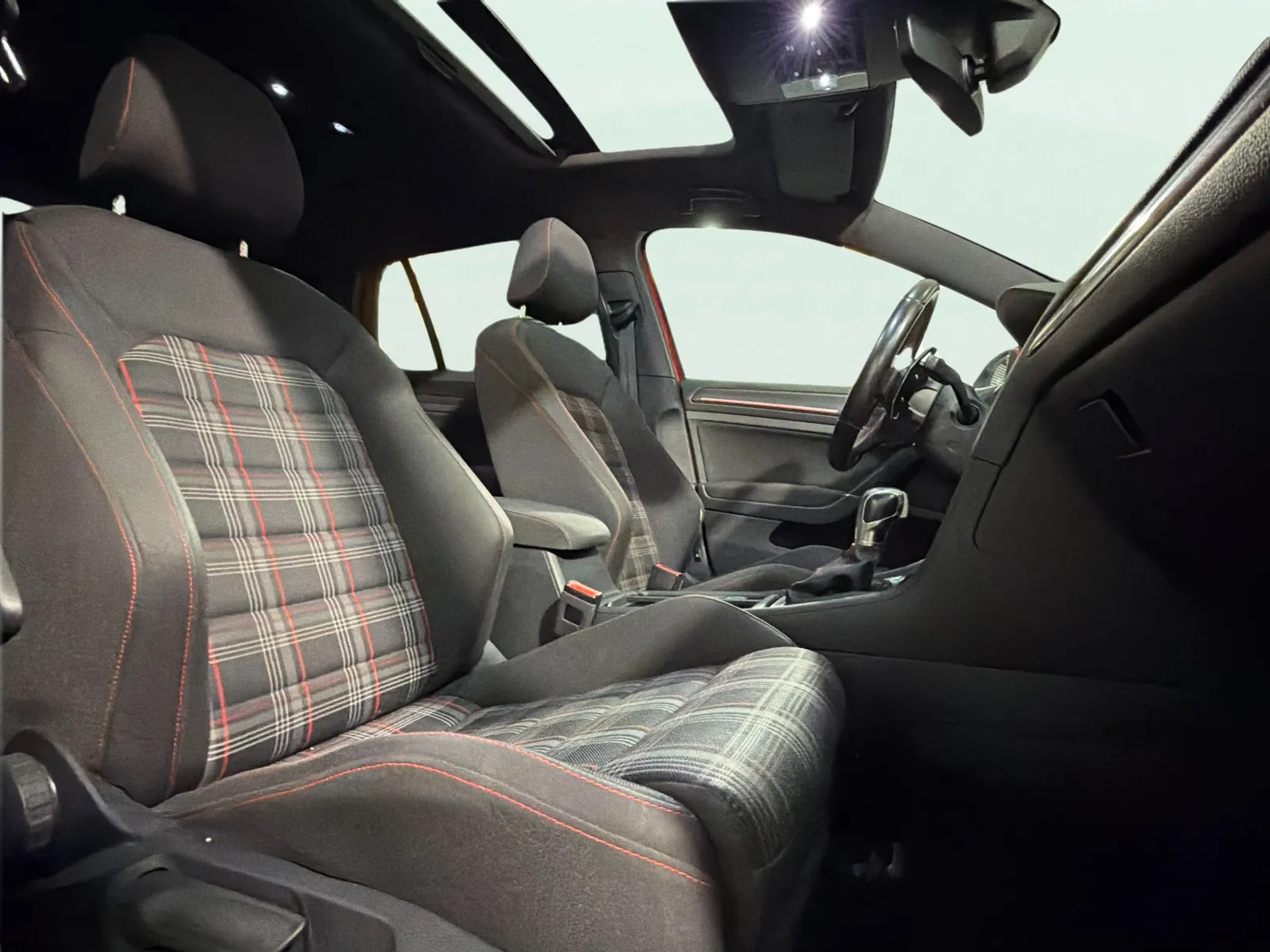 Volkswagen Golf GTI 2.0 TSI DSG - foto 19