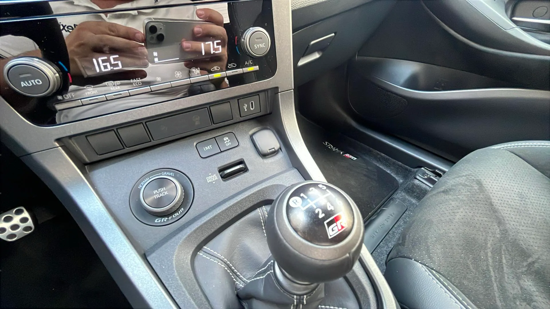 Toyota Yaris 1.6T 276 RZ - foto 18