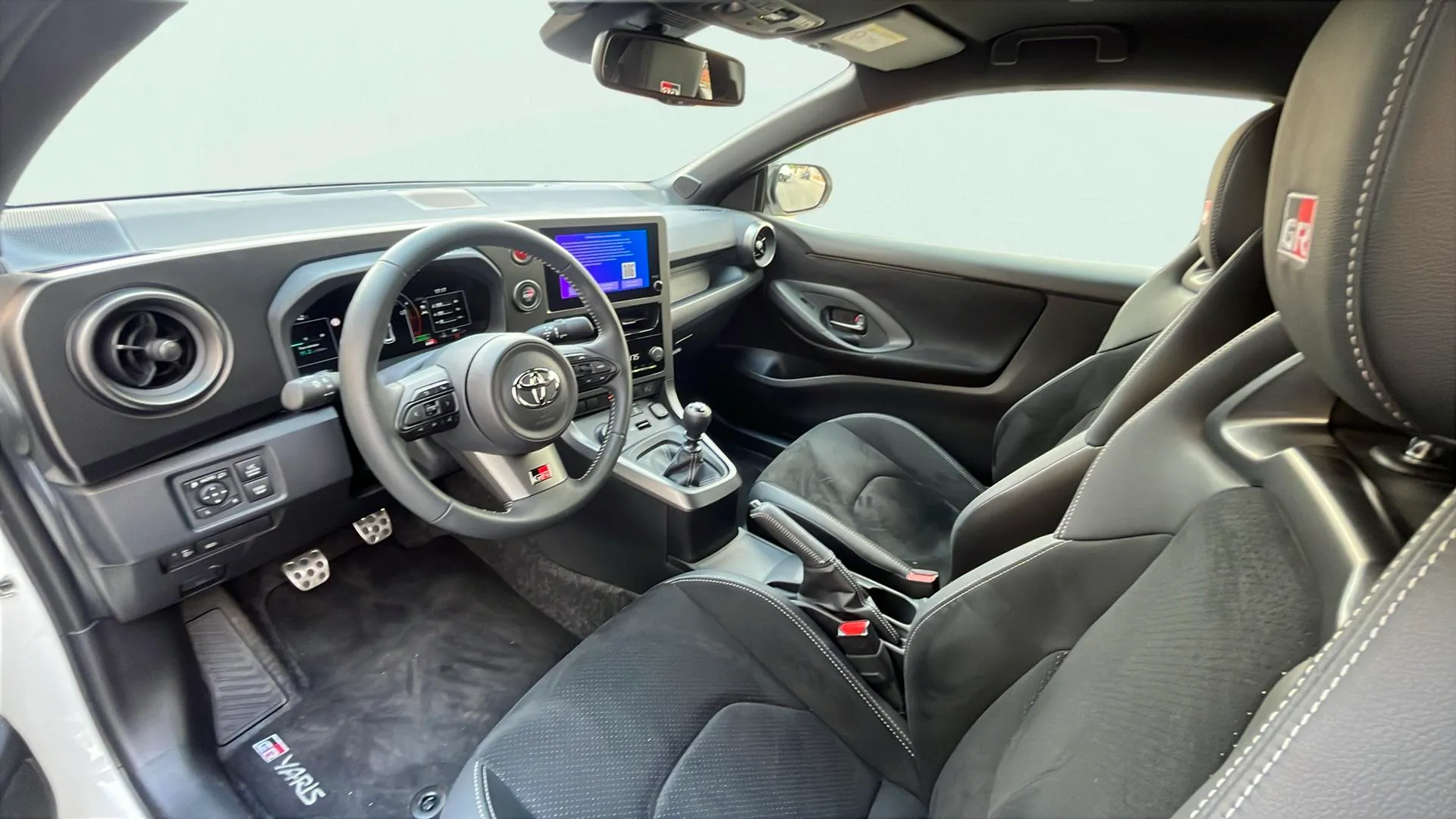 Toyota Yaris 1.6T 276 RZ - foto 10