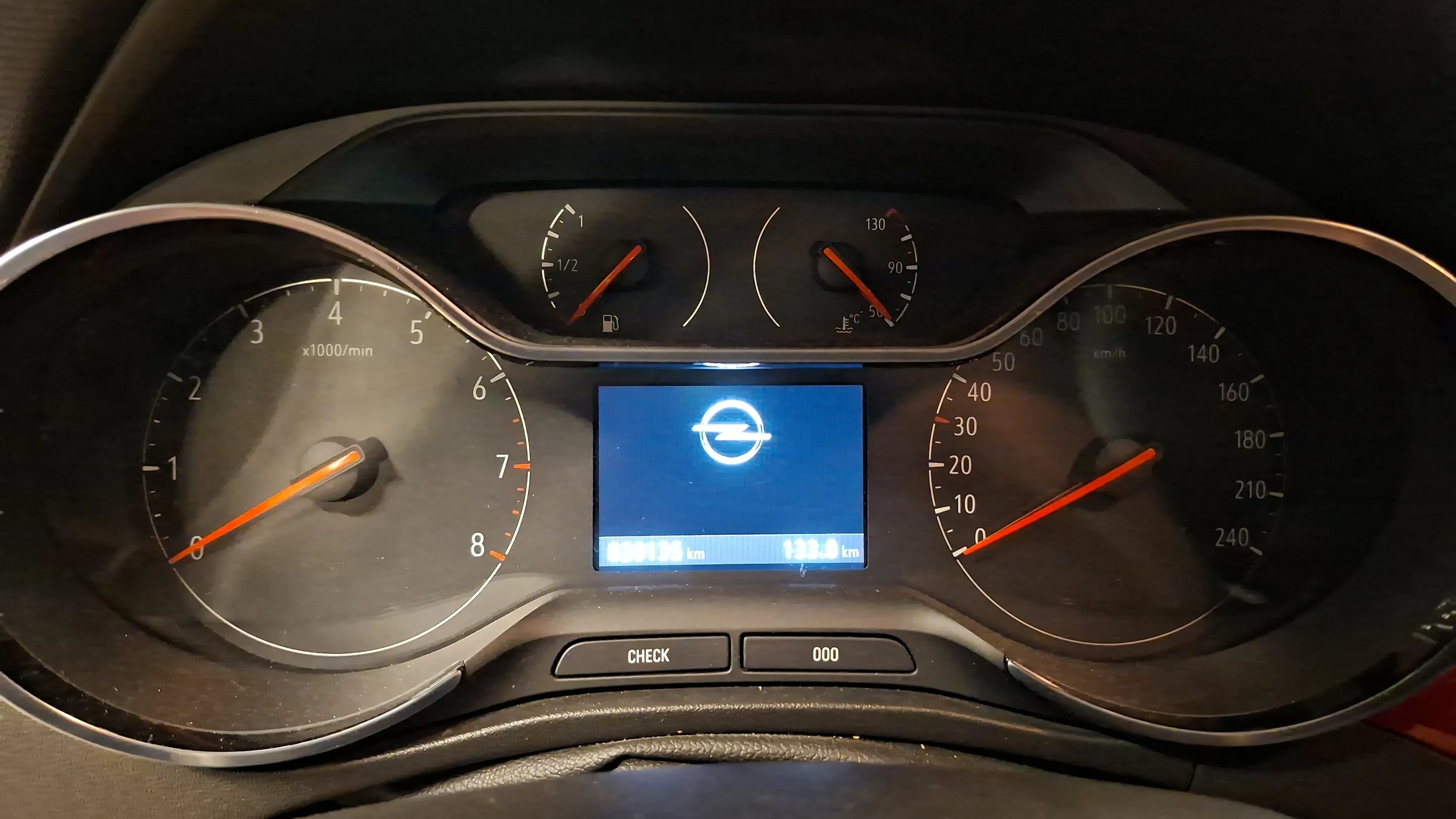 Opel Crossland 1.2 GS - foto 9