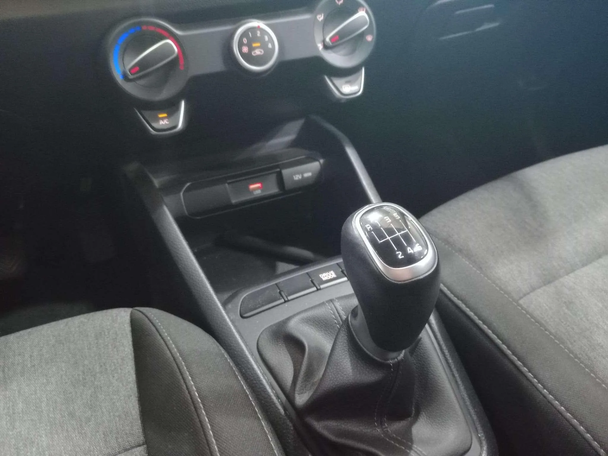 Kia Stonic 1.0 T-GDi MHEV iMT Concept - foto 17