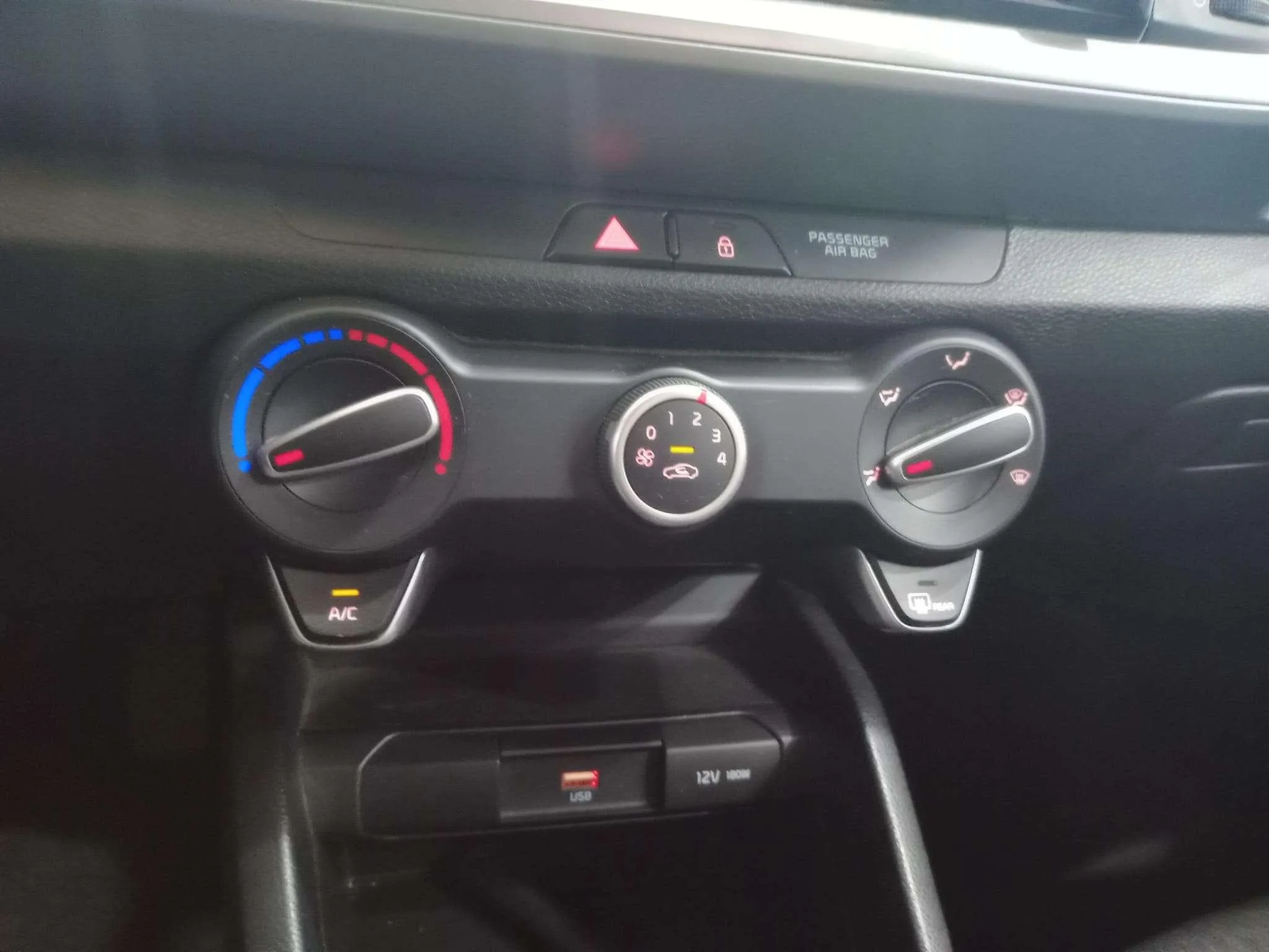 Kia Stonic 1.0 T-GDi MHEV iMT Concept - foto 18