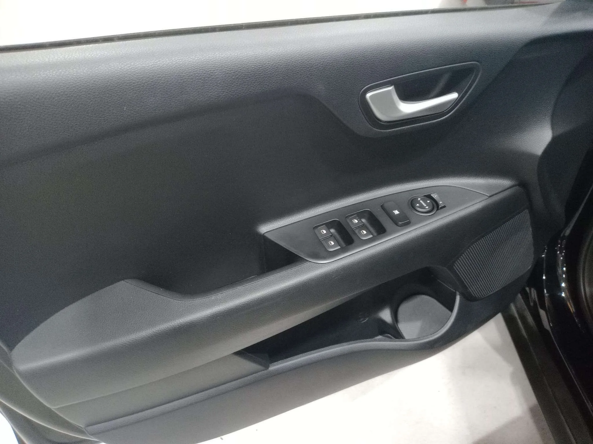 Kia Stonic 1.0 T-GDi MHEV iMT Concept - foto 24