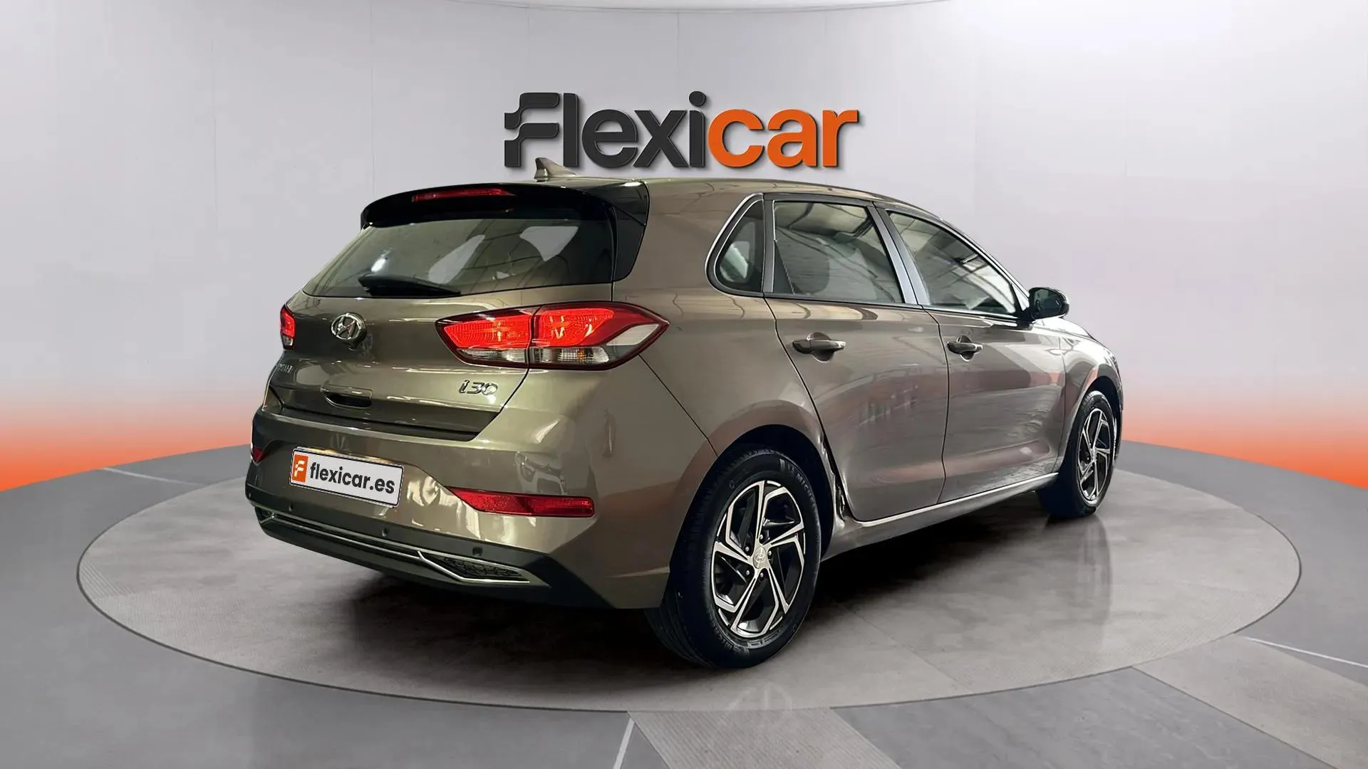 Hyundai i30 1.6 CRDi Klass - foto 7
