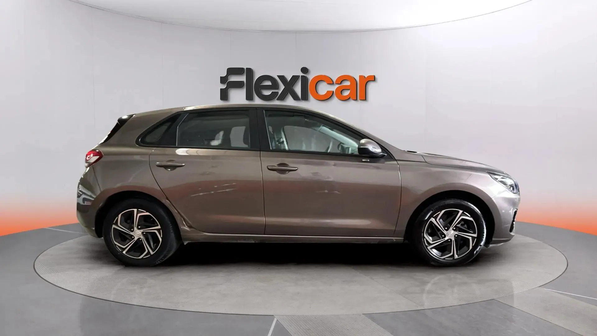 Hyundai i30 1.6 CRDi Klass - foto 8