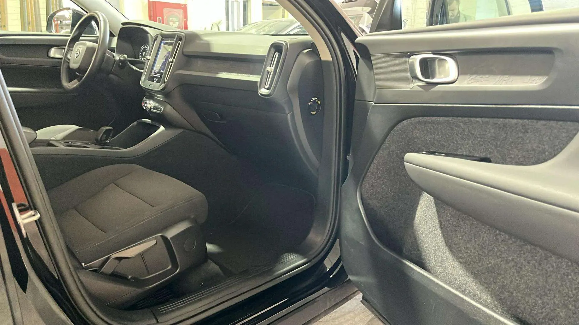 Volvo XC40 1.5 T2 Momentum Core - foto 13