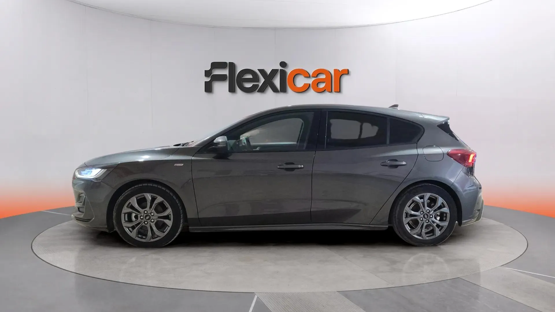 Ford Focus 1.0 EcoBoost MHEV ST-Line - foto 4