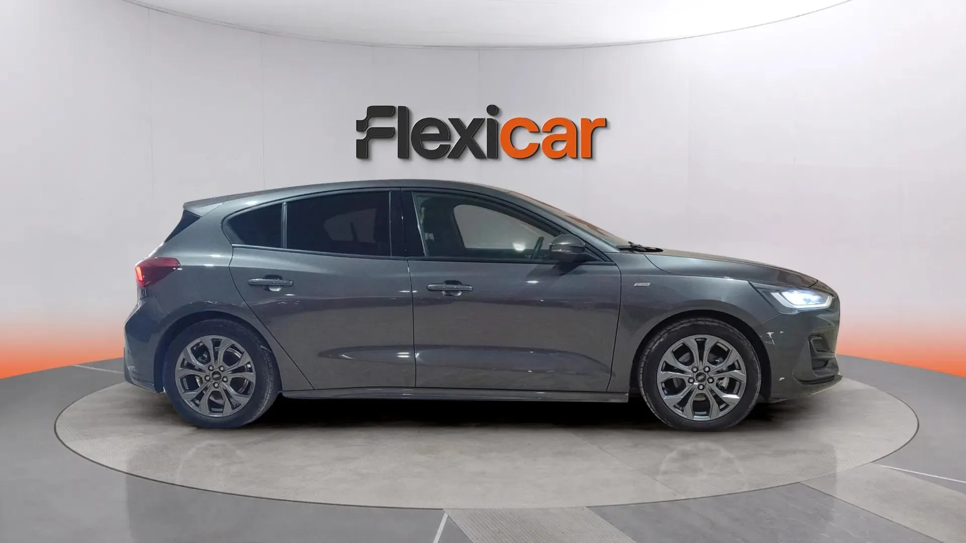 Ford Focus 1.0 EcoBoost MHEV ST-Line - foto 3