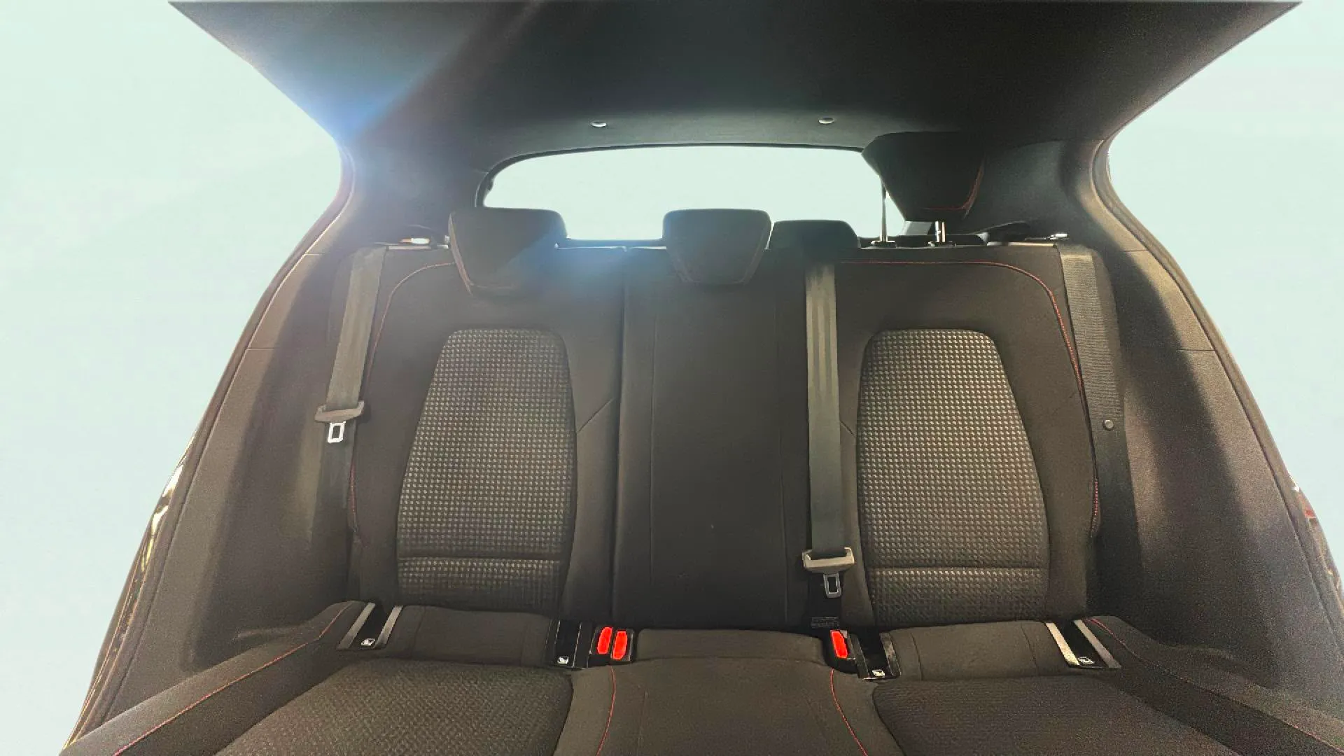 Ford Focus 1.0 EcoBoost MHEV ST-Line - foto 11