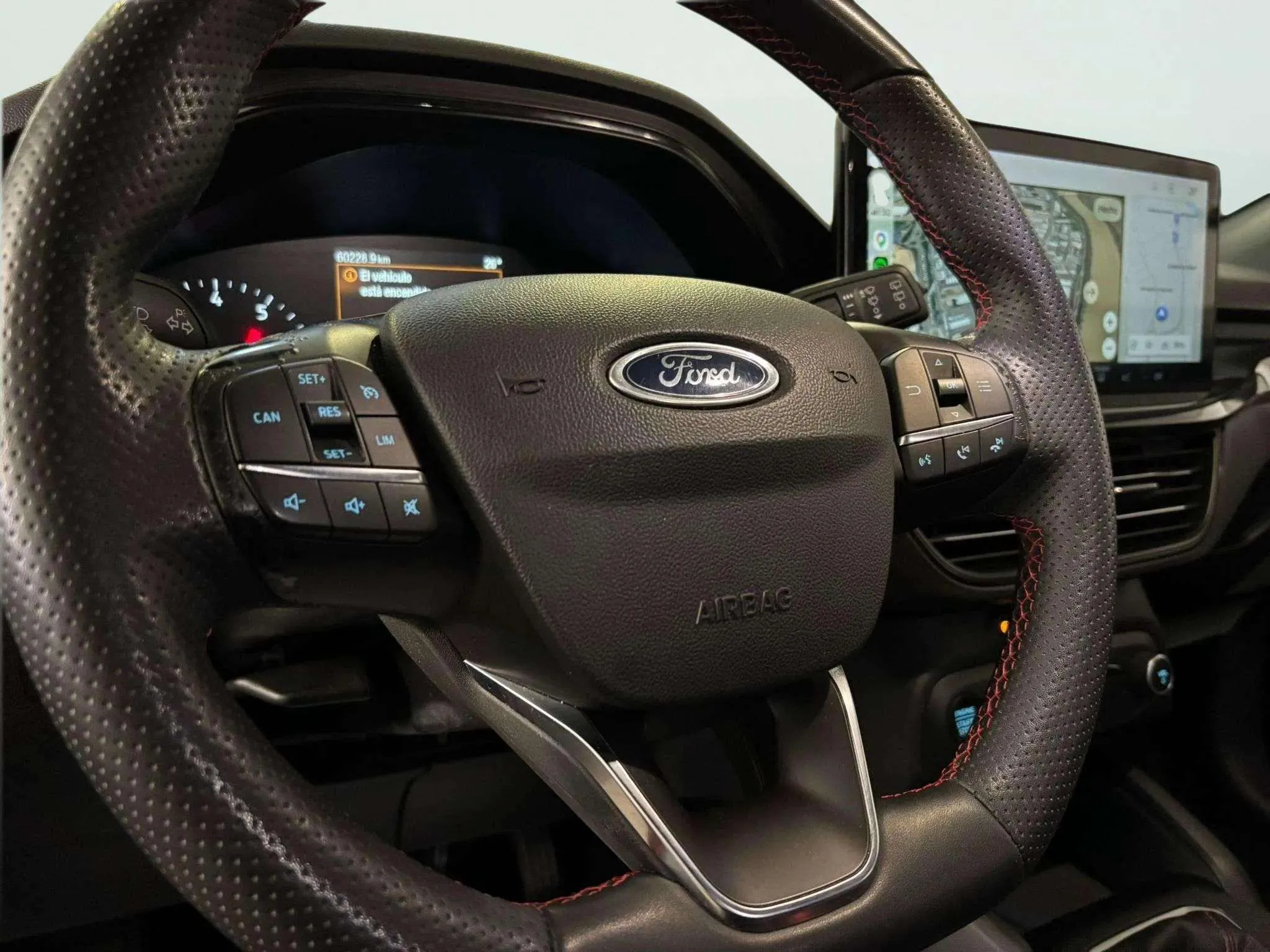 Ford Focus 1.0 EcoBoost MHEV ST-Line - foto 6