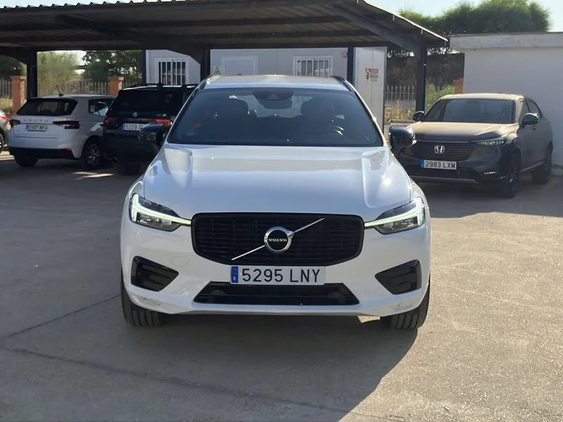 Volvo XC60 2.0 B4 G R-Design - foto 9