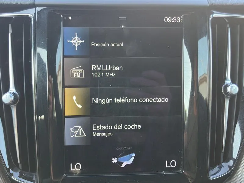 Volvo XC60 2.0 B4 G R-Design - foto 46