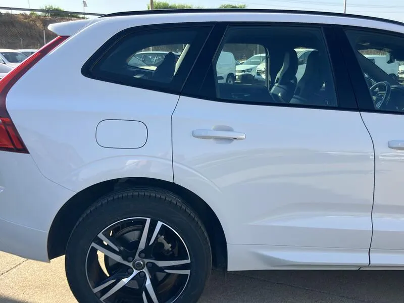 Volvo XC60 2.0 B4 G R-Design - foto 24