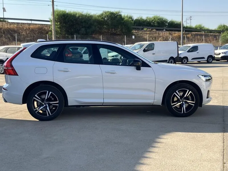 Volvo XC60 2.0 B4 G R-Design - foto 7