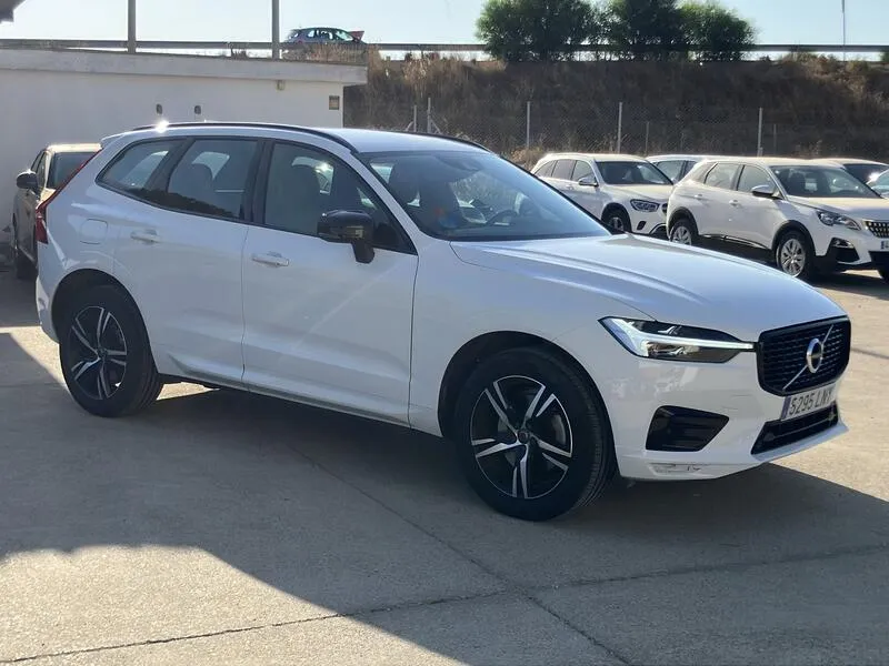 Volvo XC60 2.0 B4 G R-Design - foto 8