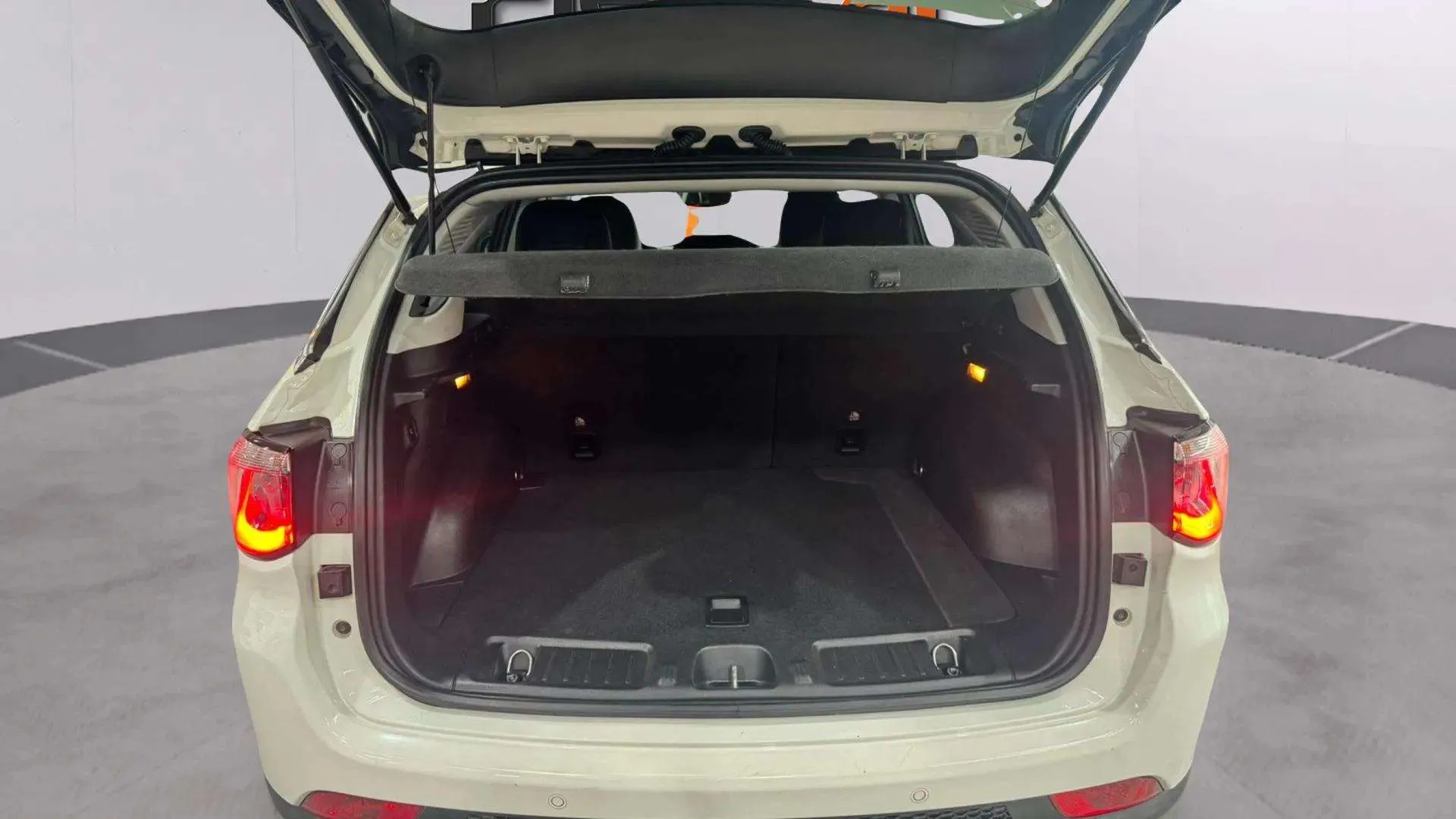 Jeep Compass 1.3 PHEV 80th AWD - foto 8