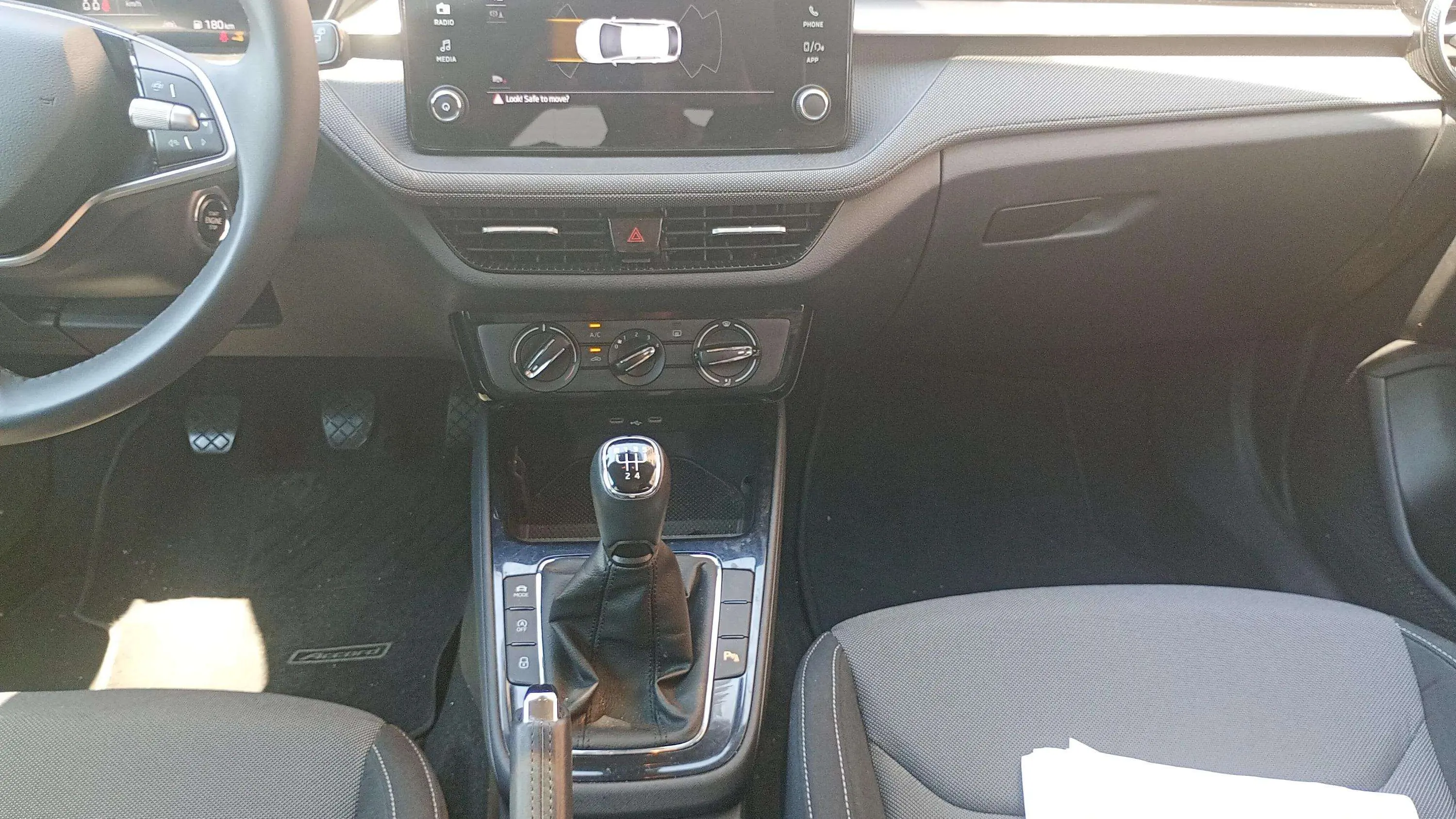 Škoda Fabia 1.0 TSI Selection - foto 6