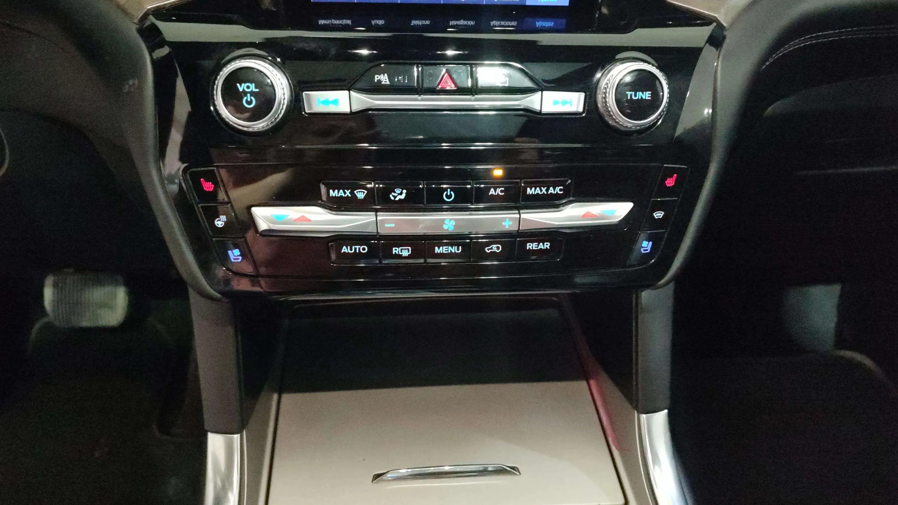 Ford Explorer 3.0 PHEV AWD Platinum - foto 15