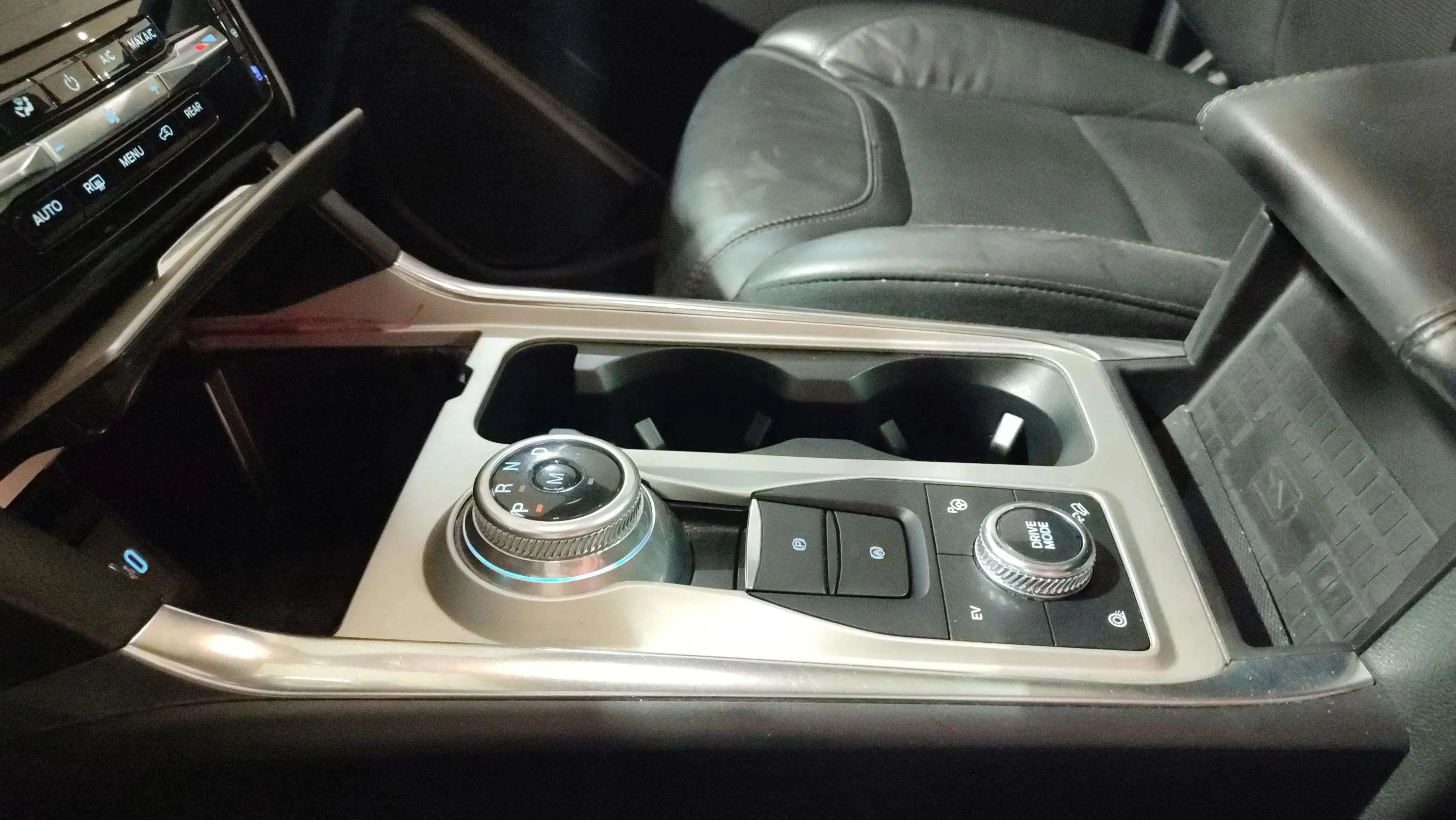 Ford Explorer 3.0 PHEV AWD Platinum - foto 17
