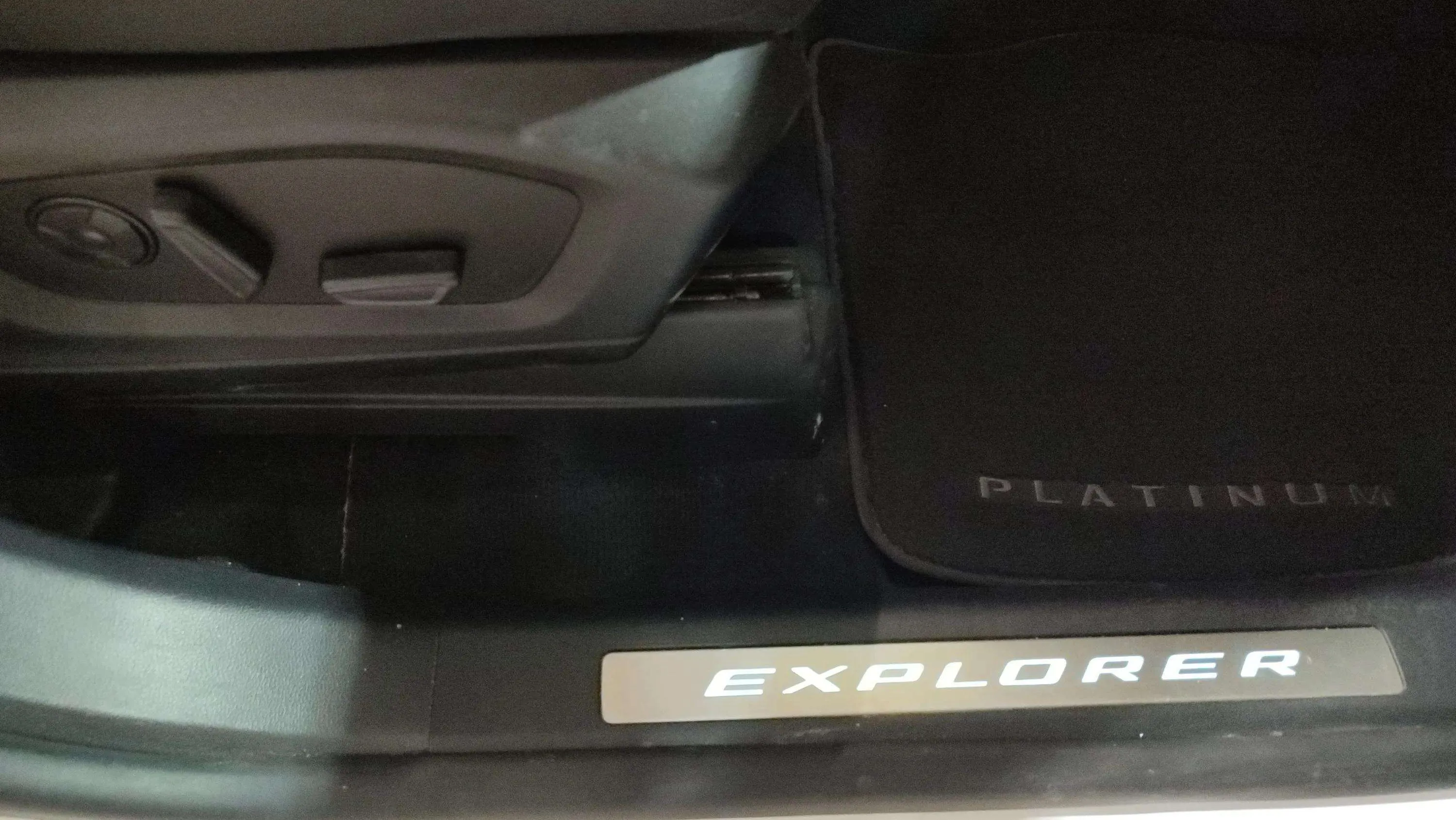 Ford Explorer 3.0 PHEV AWD Platinum - foto 22