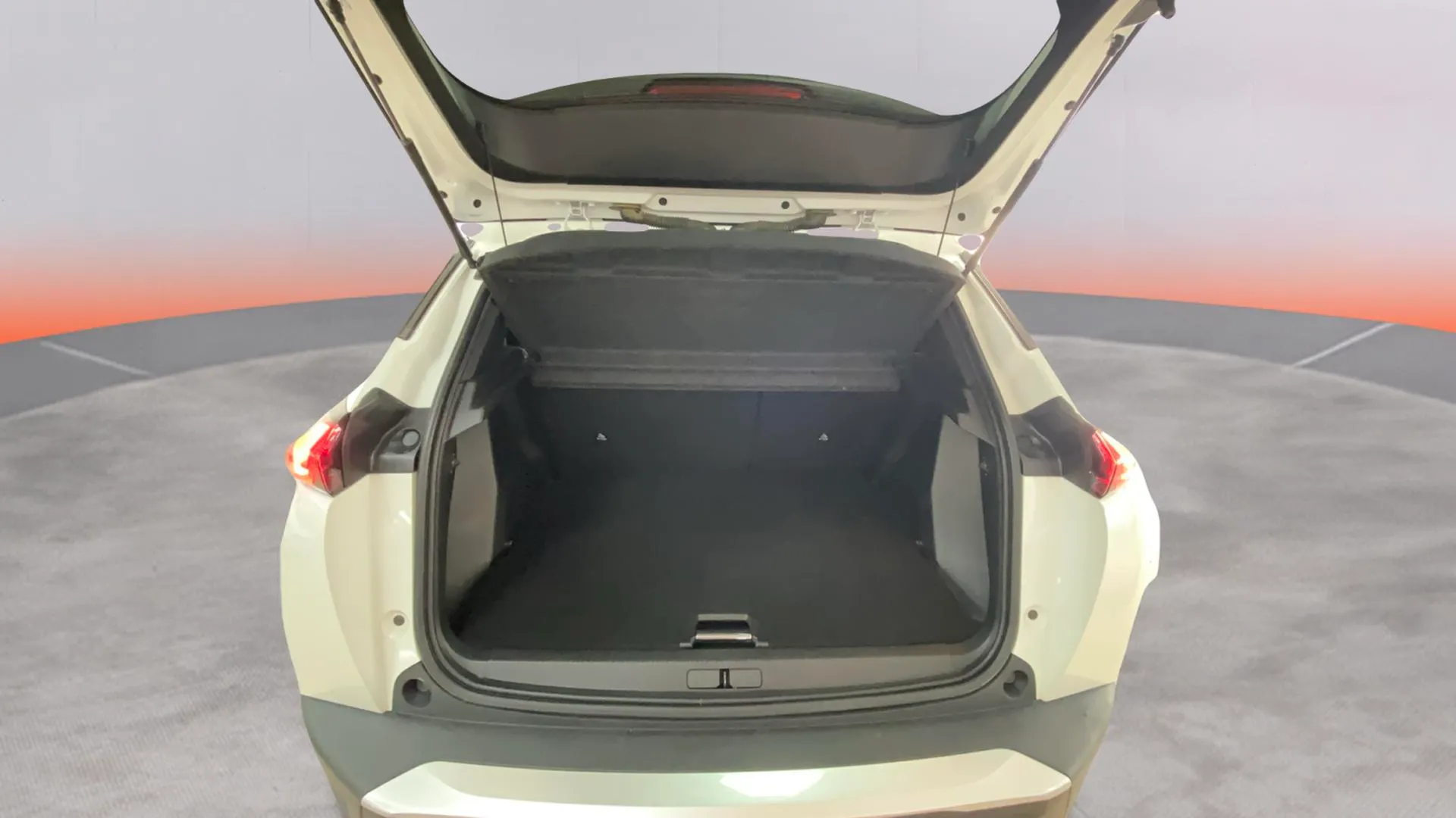 Peugeot 2008 Allure PureTech 100 BVM6 - foto 12