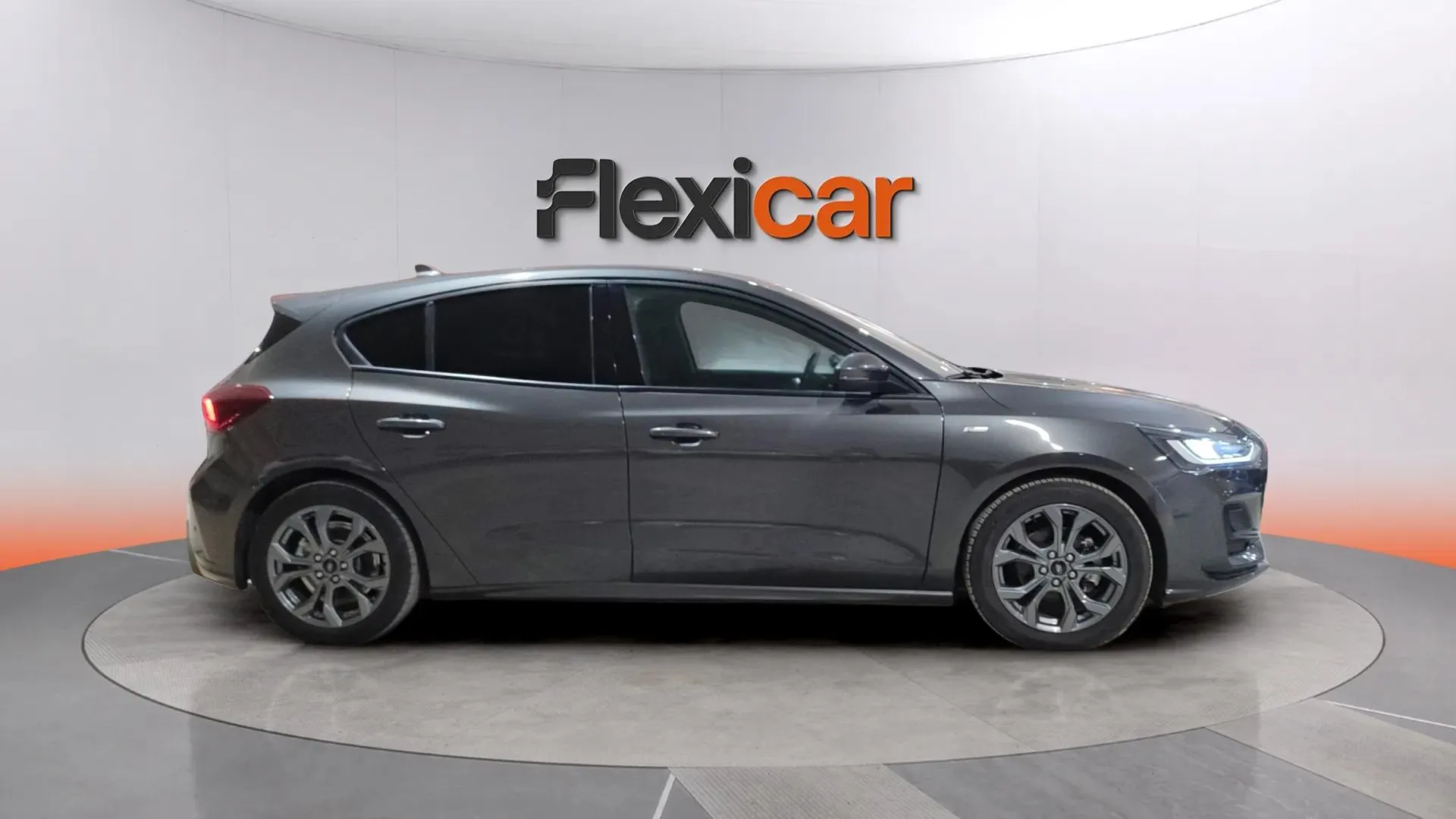 Ford Focus 1.0 EcoBoost MHEV ST-Line - foto 3