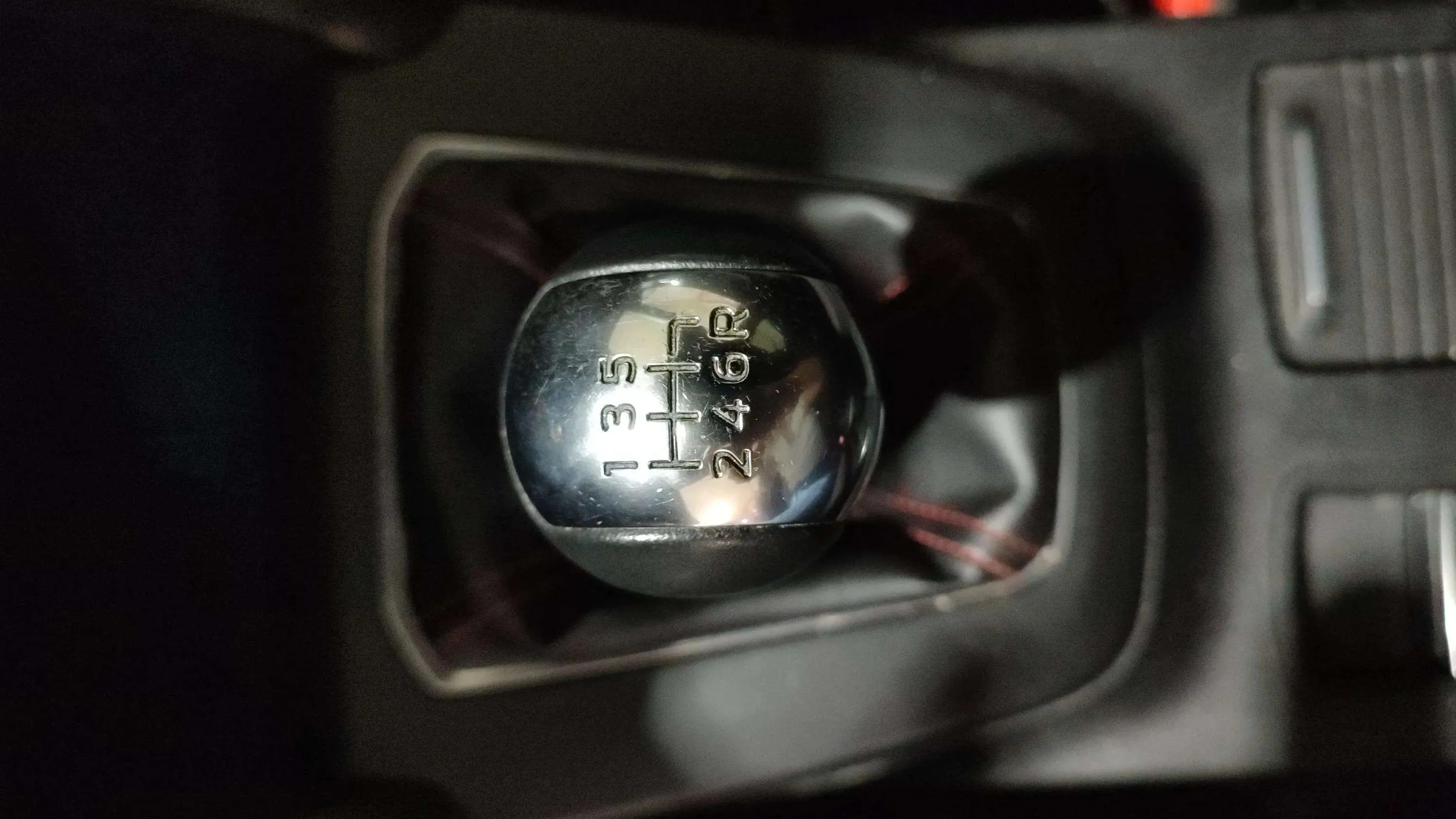 Ford Focus 1.0 EcoBoost MHEV ST-Line - foto 17