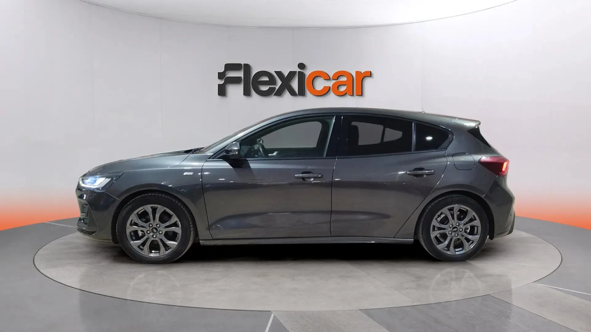 Ford Focus 1.0 EcoBoost MHEV ST-Line - foto 4
