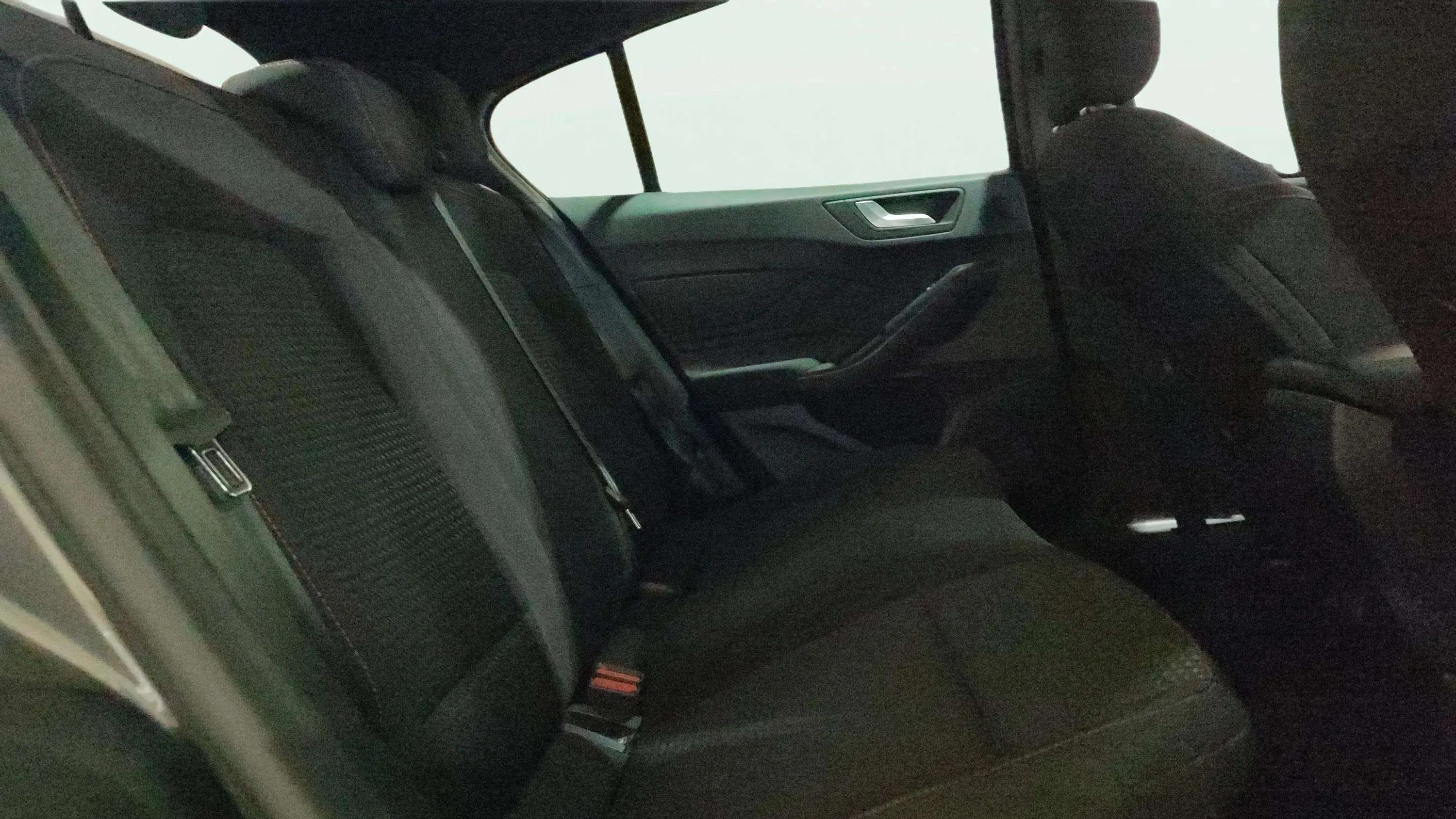 Ford Focus 1.0 EcoBoost MHEV ST-Line - foto 22