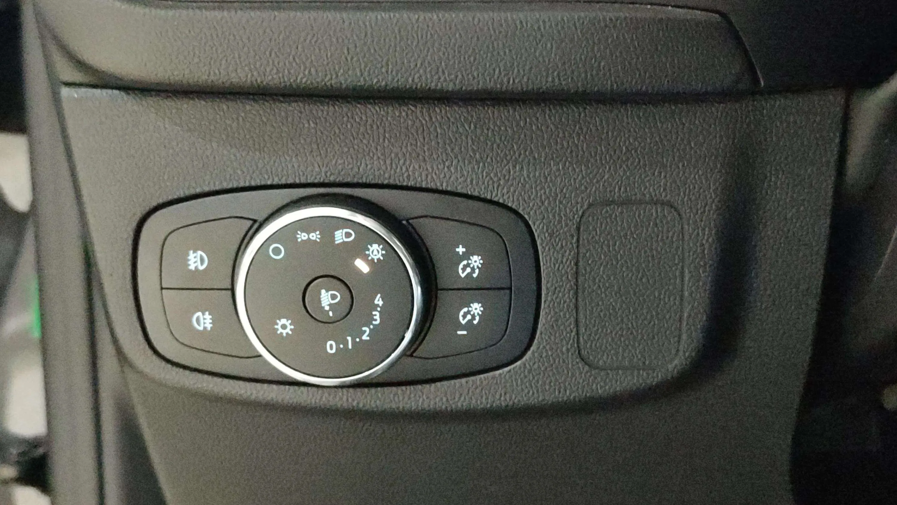 Ford Focus 1.0 EcoBoost MHEV ST-Line - foto 7