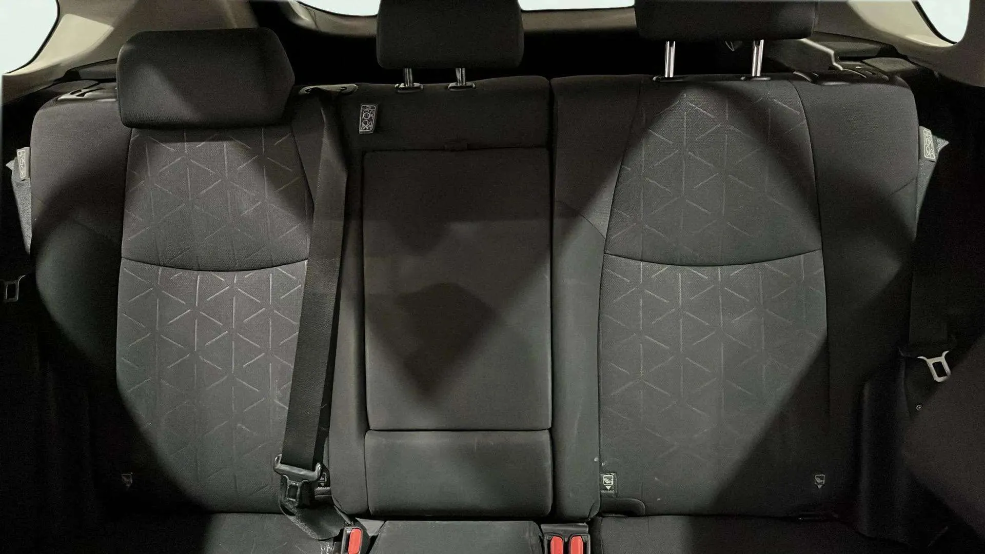 Toyota RAV4 2.5l 220H Advance - foto 17