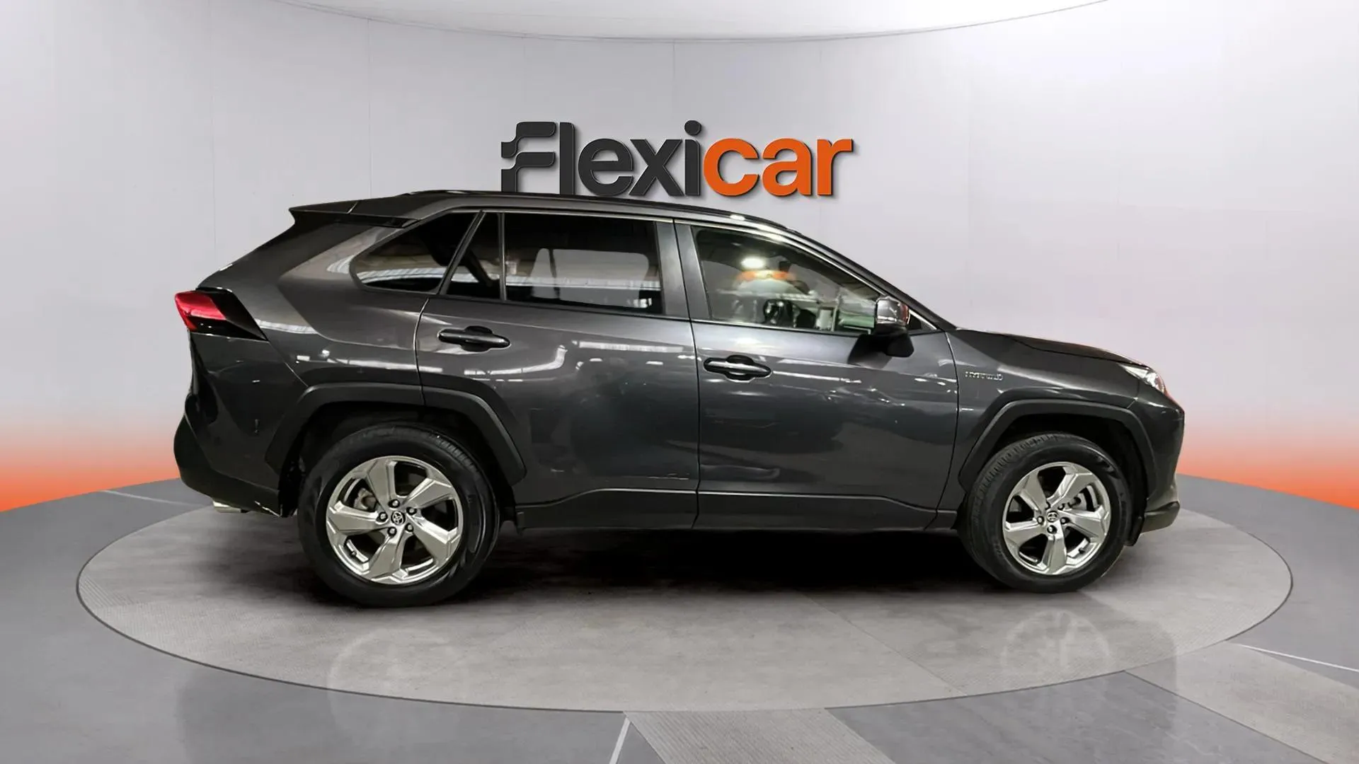 Toyota RAV4 2.5l 220H Advance - foto 7