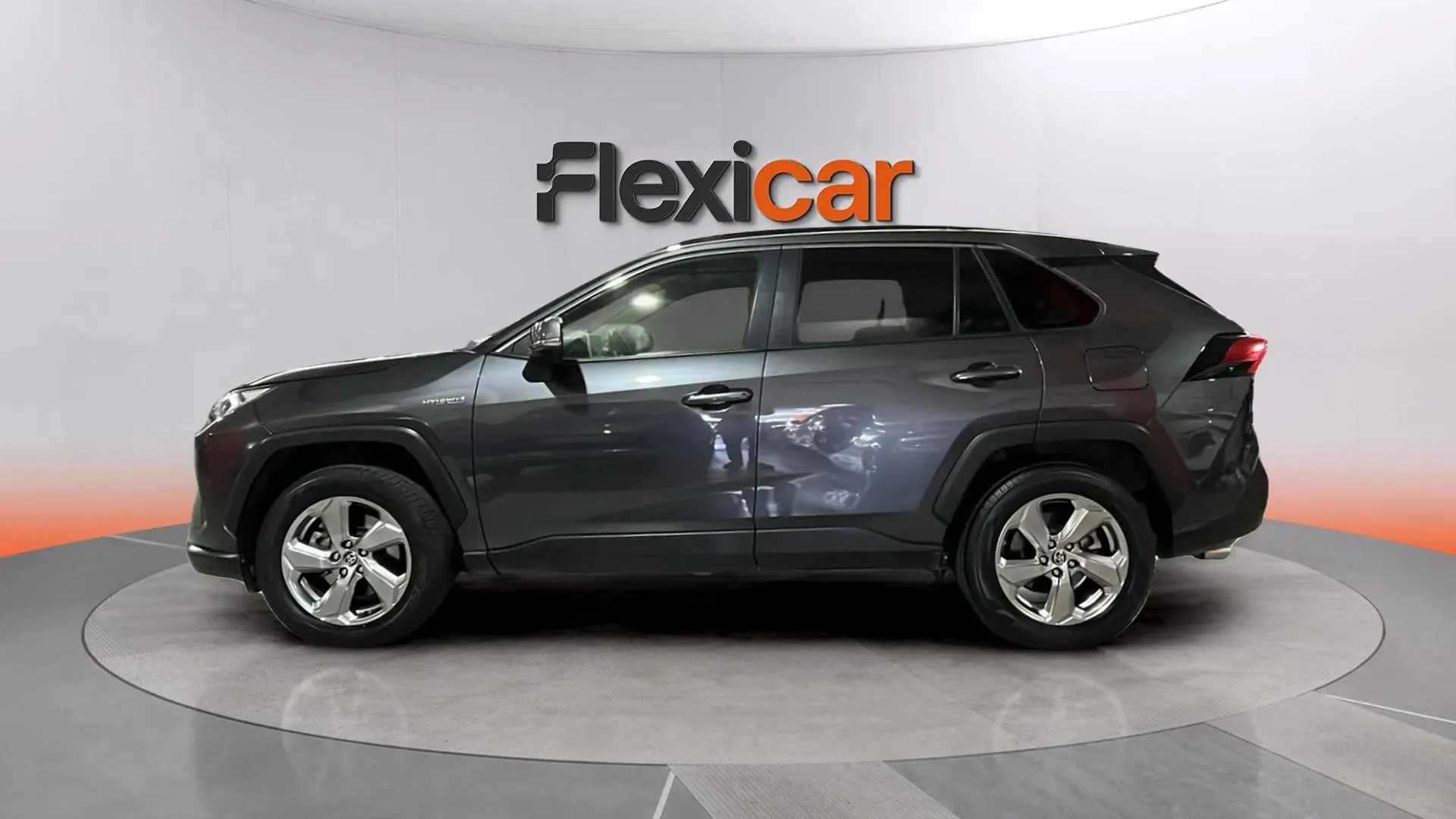 Toyota RAV4 2.5l 220H Advance - foto 4
