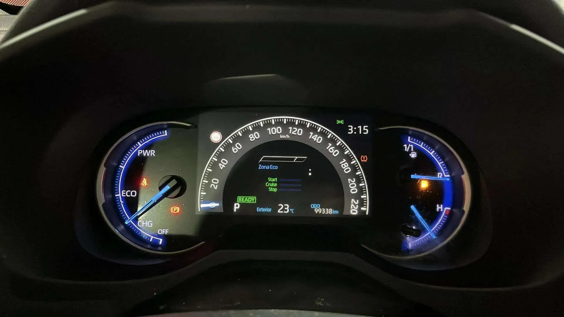 Toyota RAV4 2.5l 220H Advance - foto 9