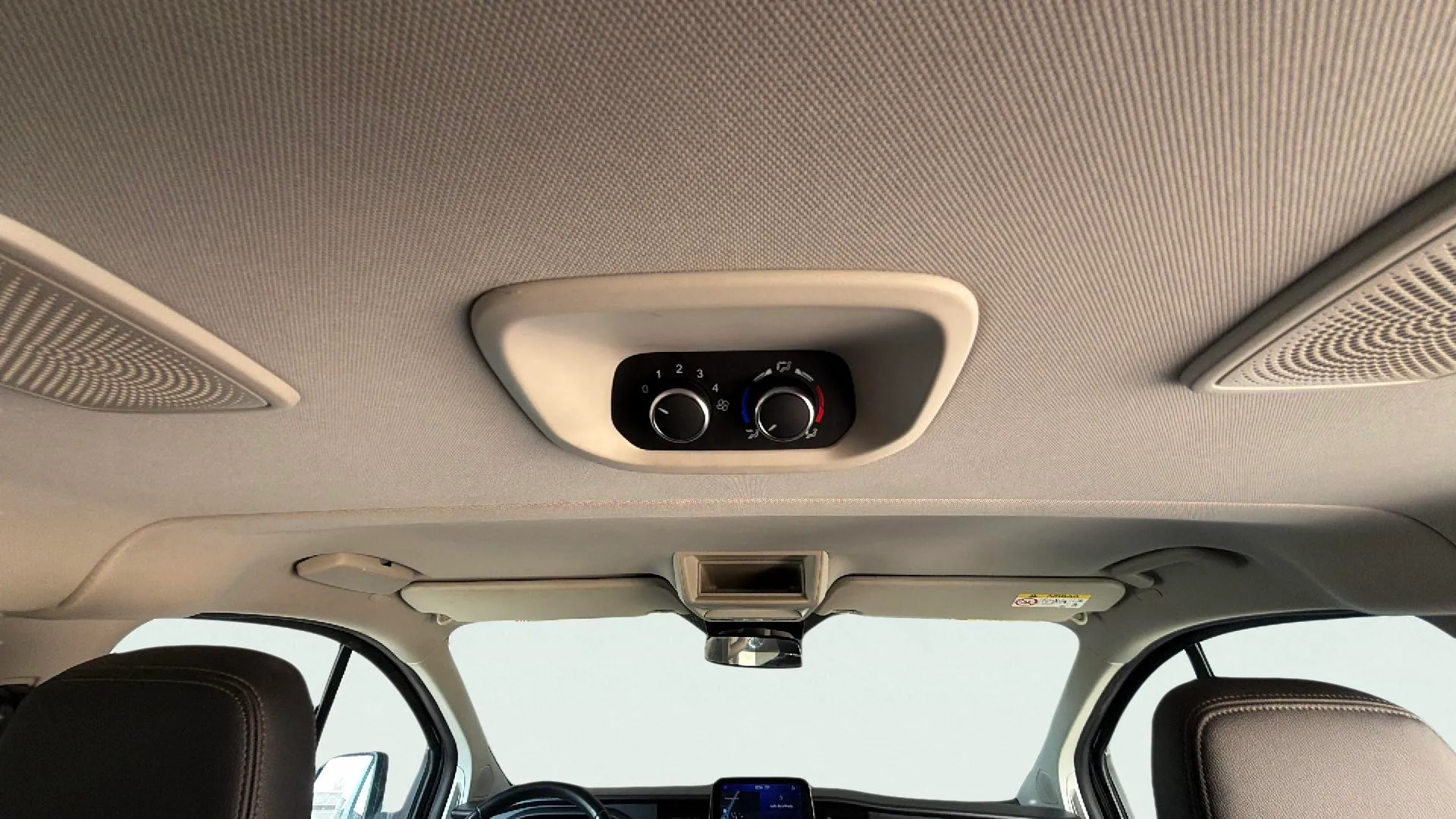 Ford Tourneo Custom 2.0 EcoBoost Hybr L2 Titanium - foto 34