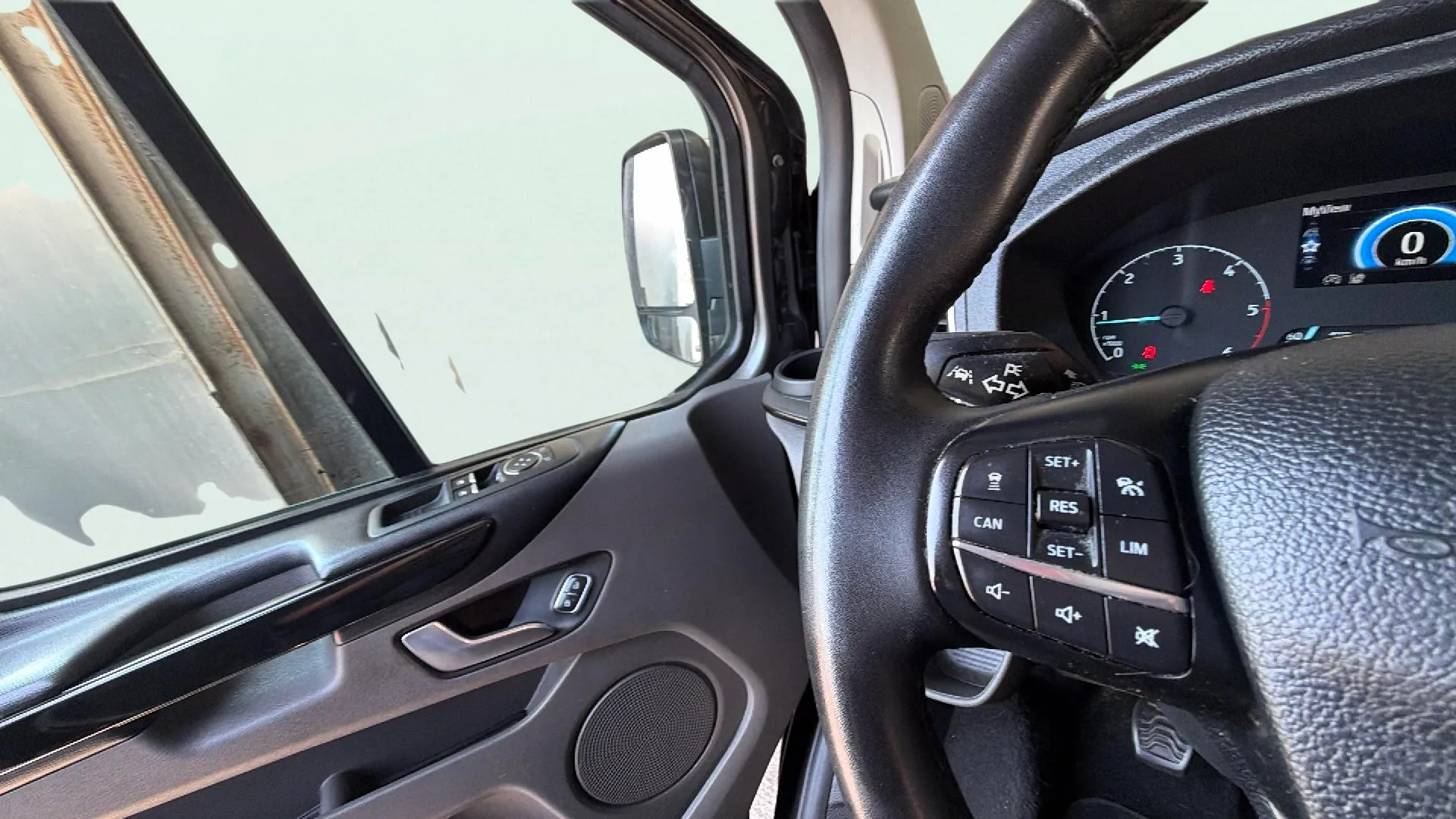 Ford Tourneo Custom 2.0 EcoBoost Hybr L2 Titanium - foto 13