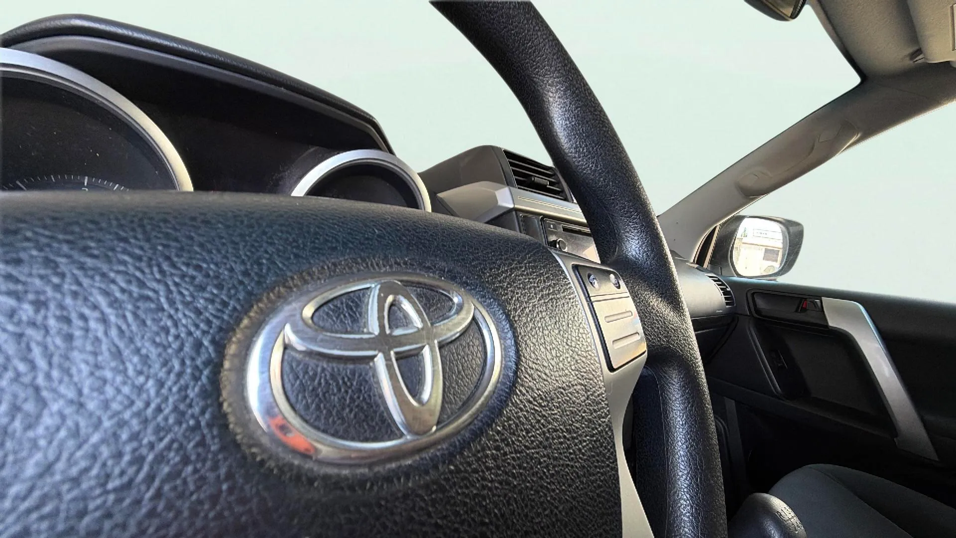 Toyota Land Cruiser 2.8 D-4D GX - foto 26