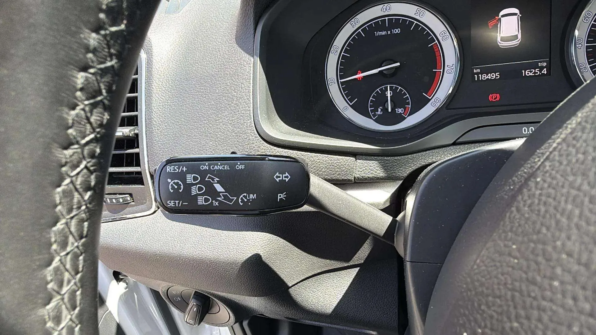 Škoda Karoq 1.0 TSI DSG Ambition - foto 18