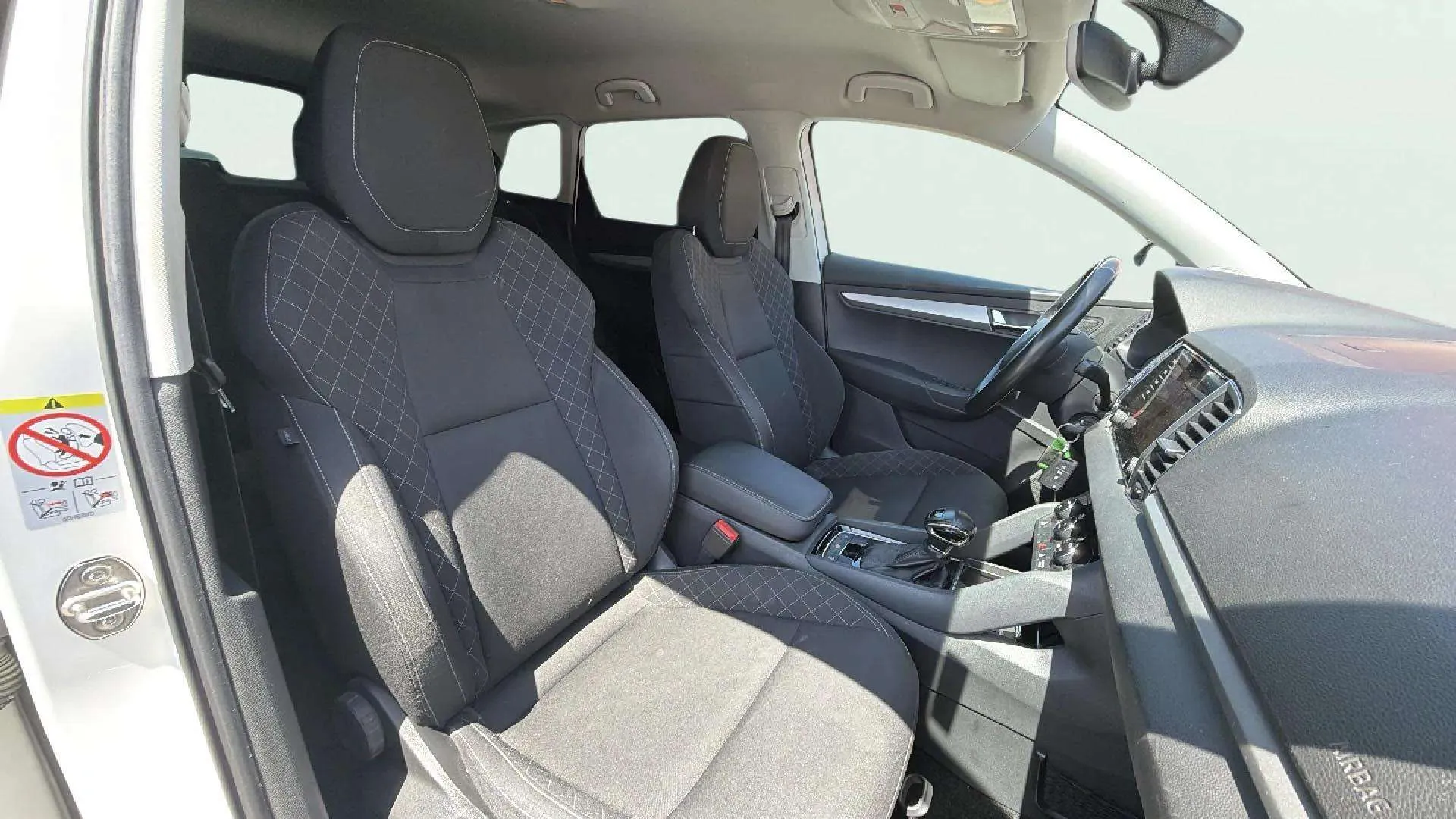 Škoda Karoq 1.0 TSI DSG Ambition - foto 16