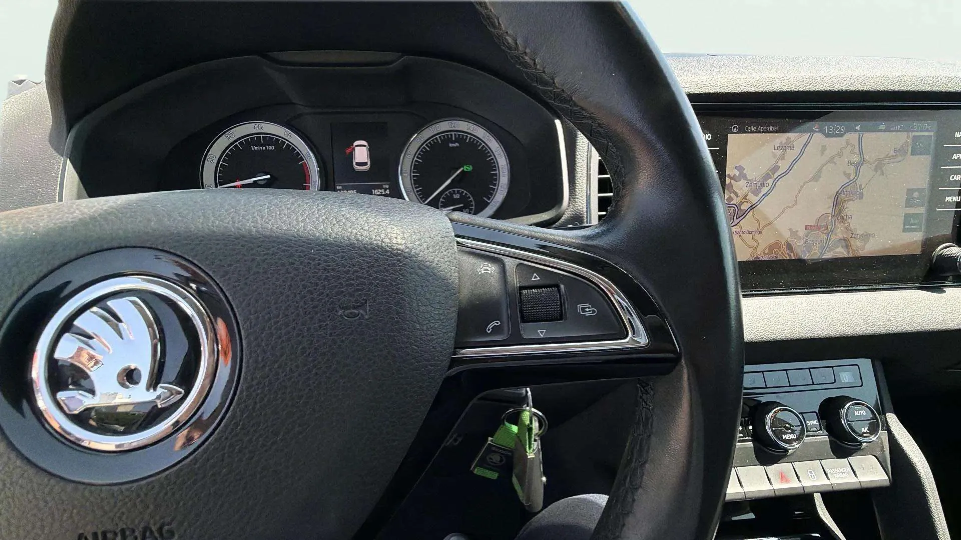 Škoda Karoq 1.0 TSI DSG Ambition - foto 14