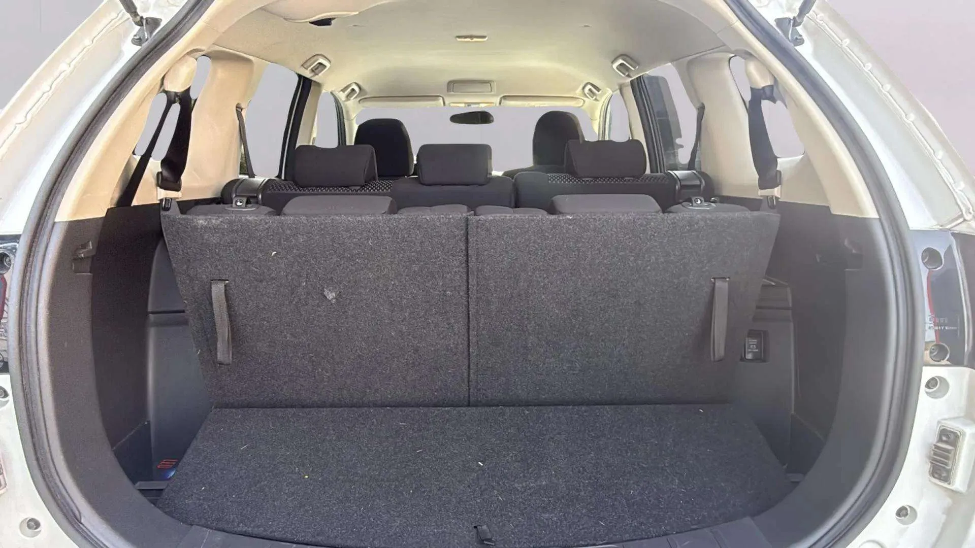 Mitsubishi Outlander 200 MPI Motion CVT 2WD 7 plazas - foto 5