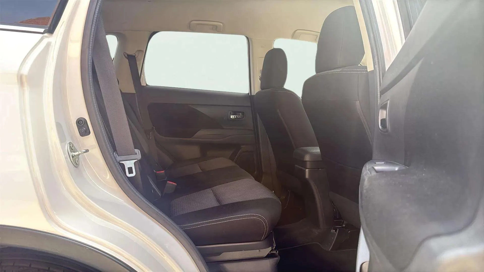 Mitsubishi Outlander 200 MPI Motion CVT 2WD 7 plazas - foto 12