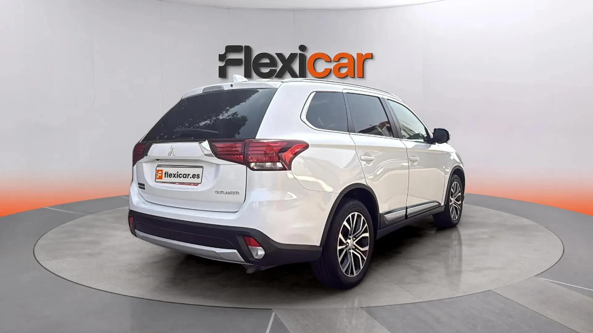 Mitsubishi Outlander 200 MPI Motion CVT 2WD 7 plazas - foto 4