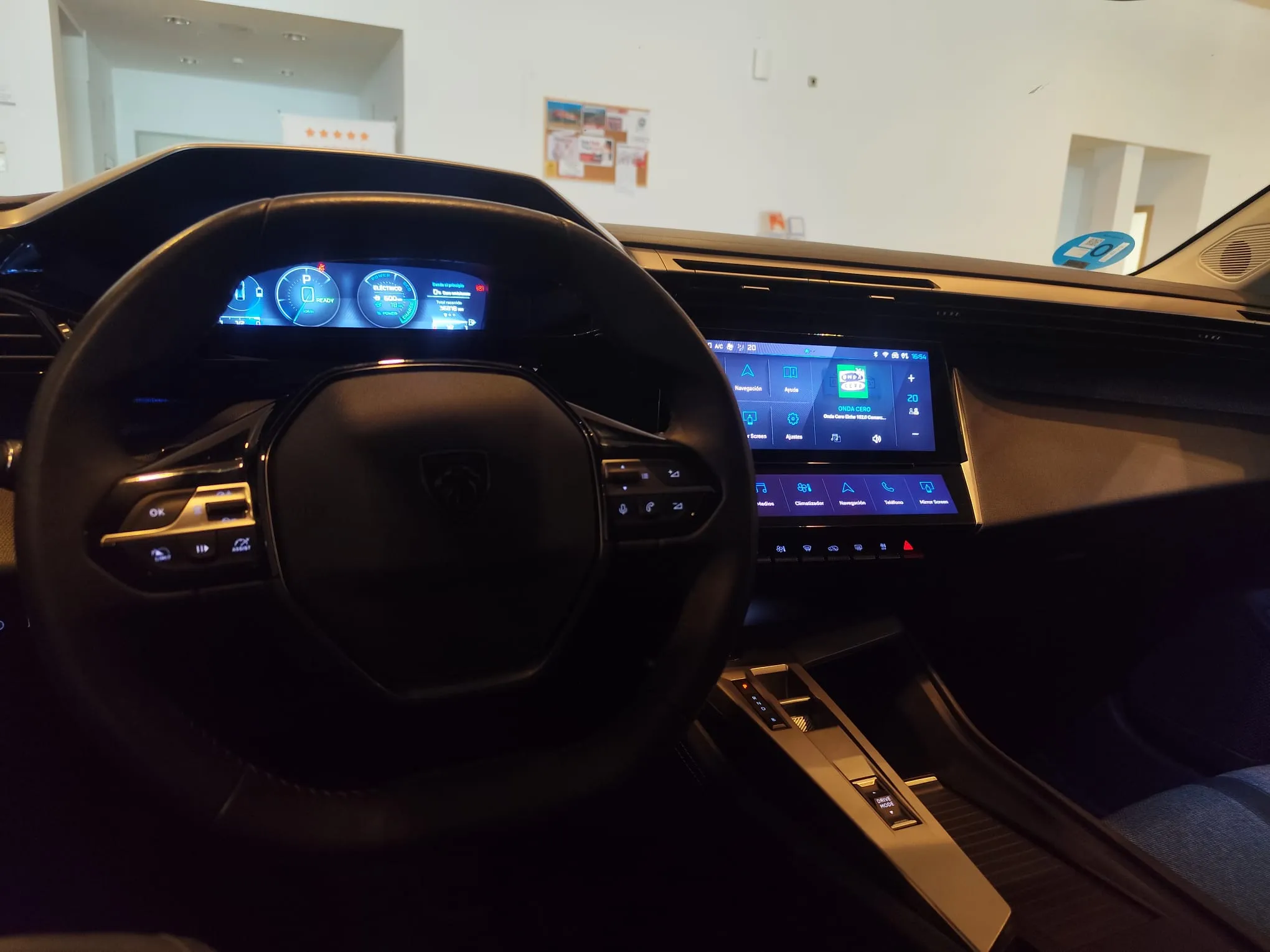 Peugeot 408 Allure PHEV 180 e-EAT8 - foto 19