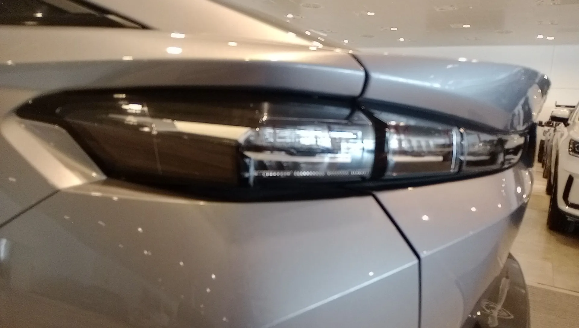 Peugeot 408 Allure PHEV 180 e-EAT8 - foto 31